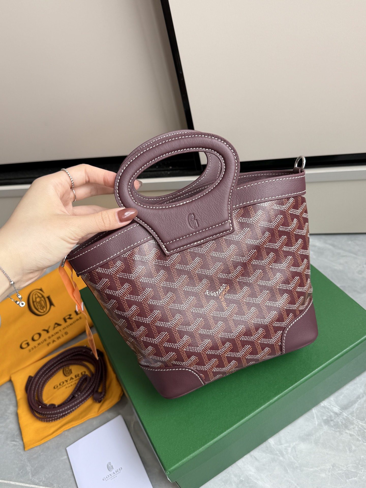 Goyard 戈雅菜篮子·酒红色
