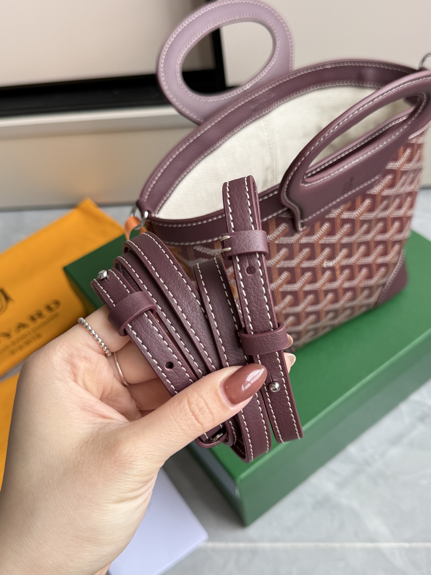 Goyard 戈雅菜篮子·酒红色