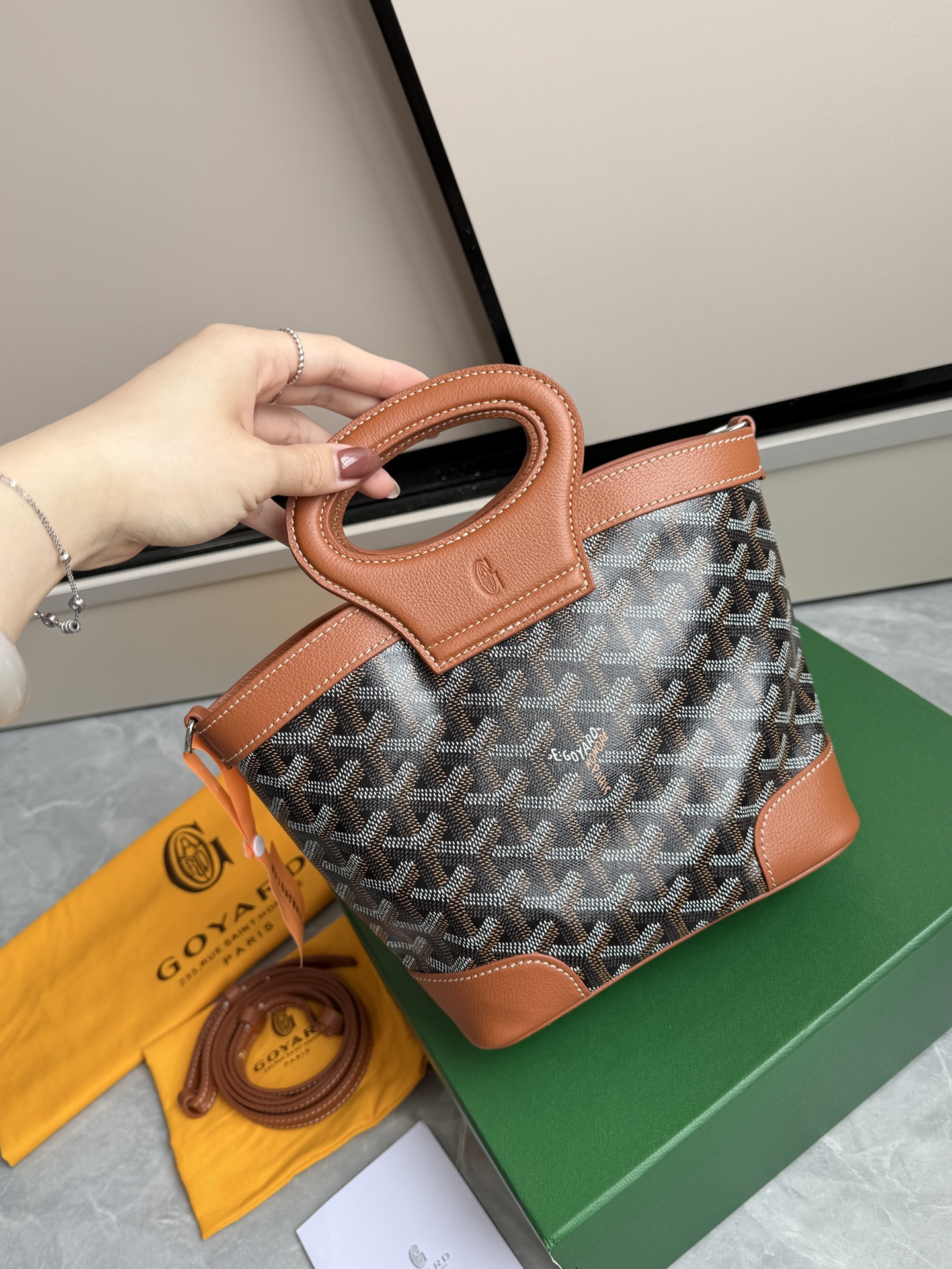 Goyard 戈雅菜篮子·棕色