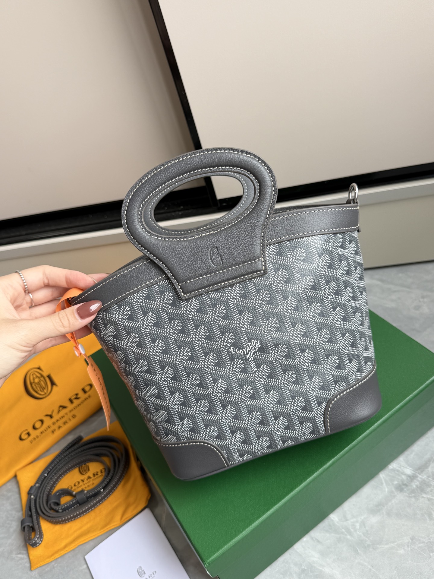 Goyard 戈雅菜篮子·灰色