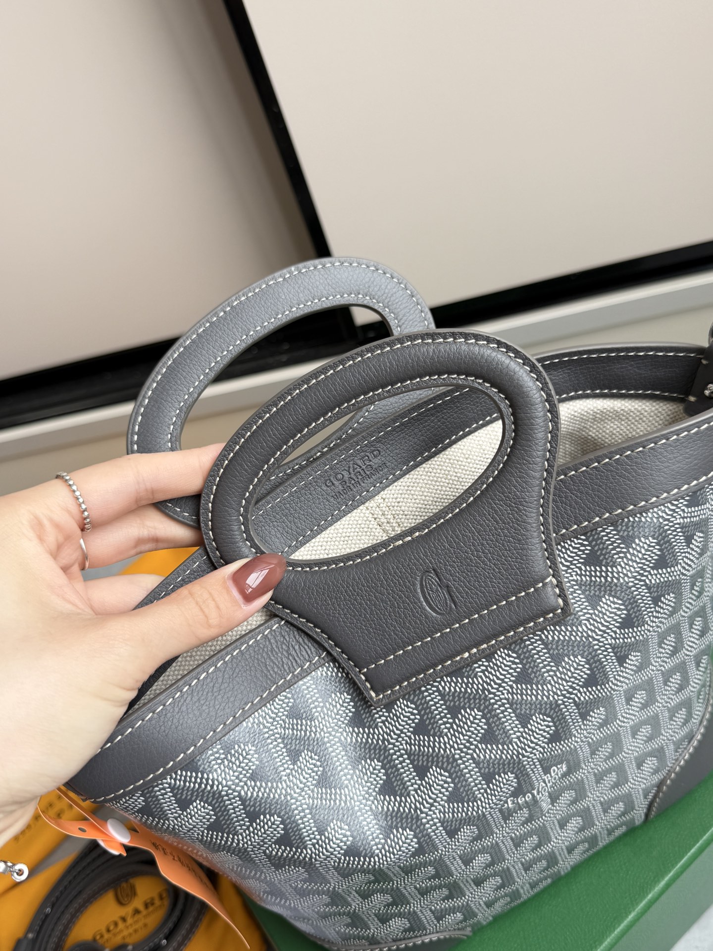 Goyard 戈雅菜篮子·灰色