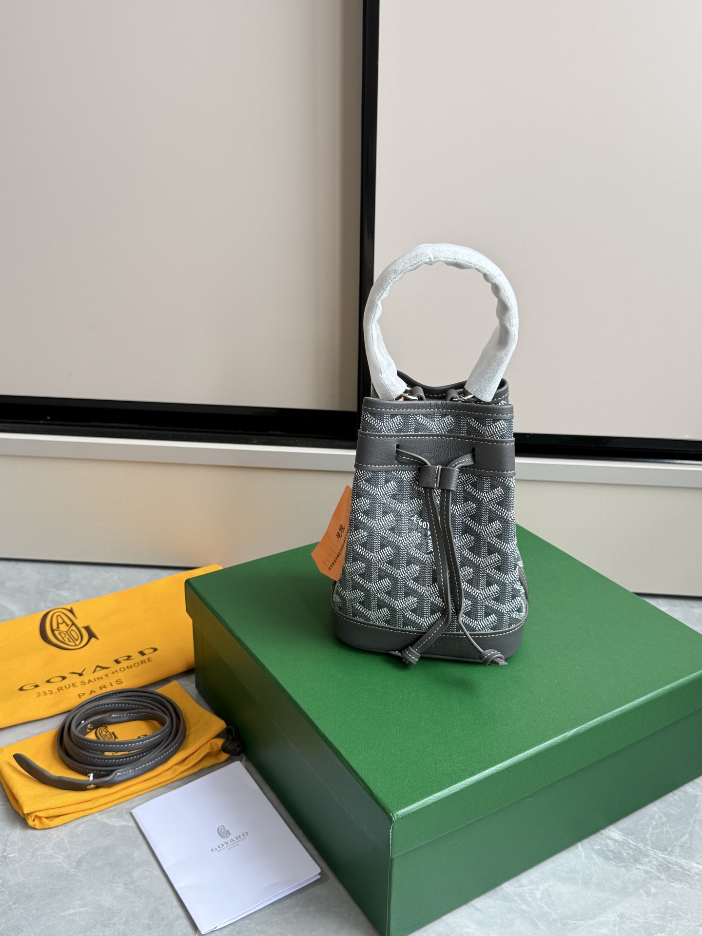Goyard 戈雅迷你水桶·灰色