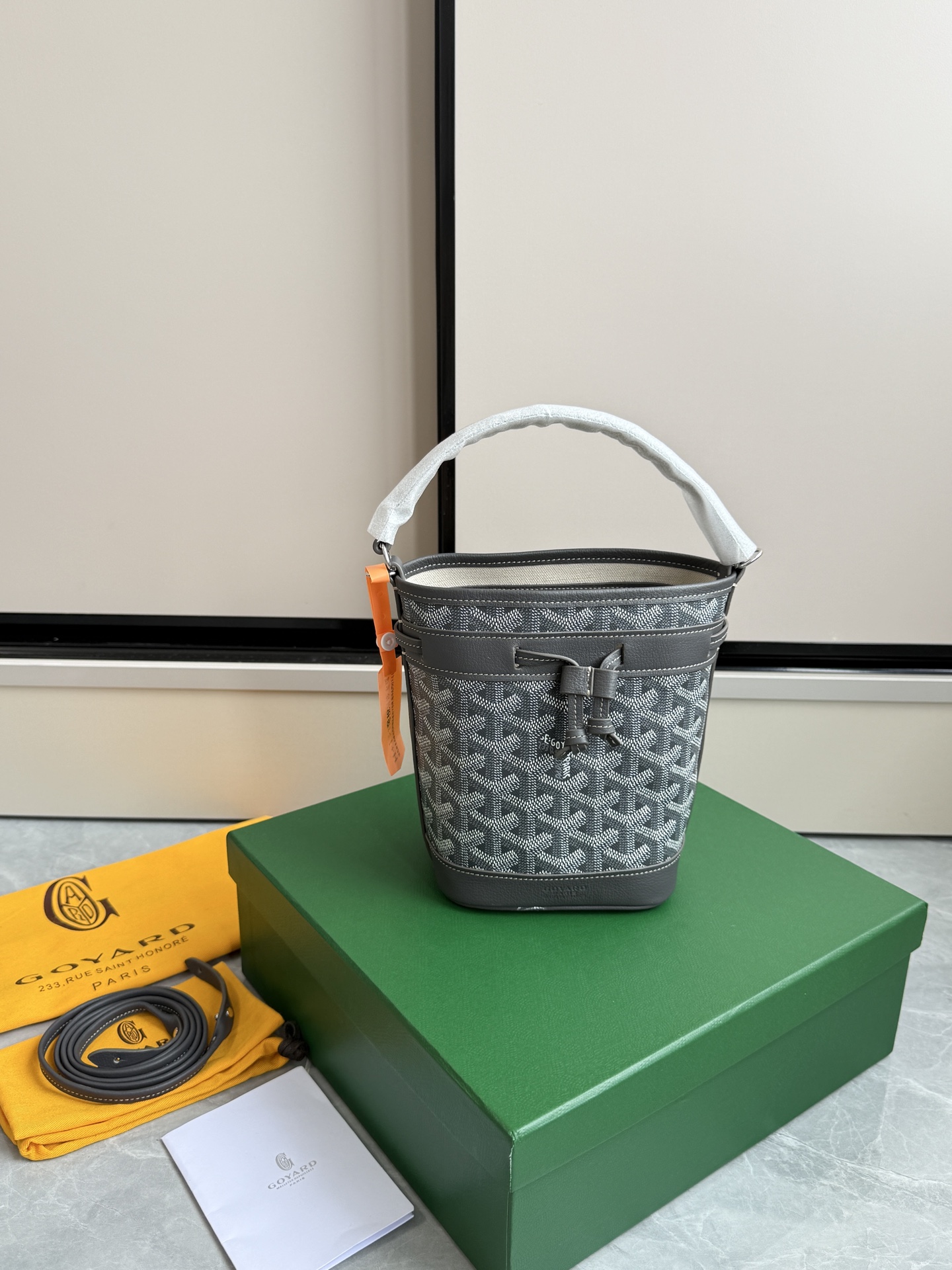 Goyard 戈雅迷你水桶·灰色