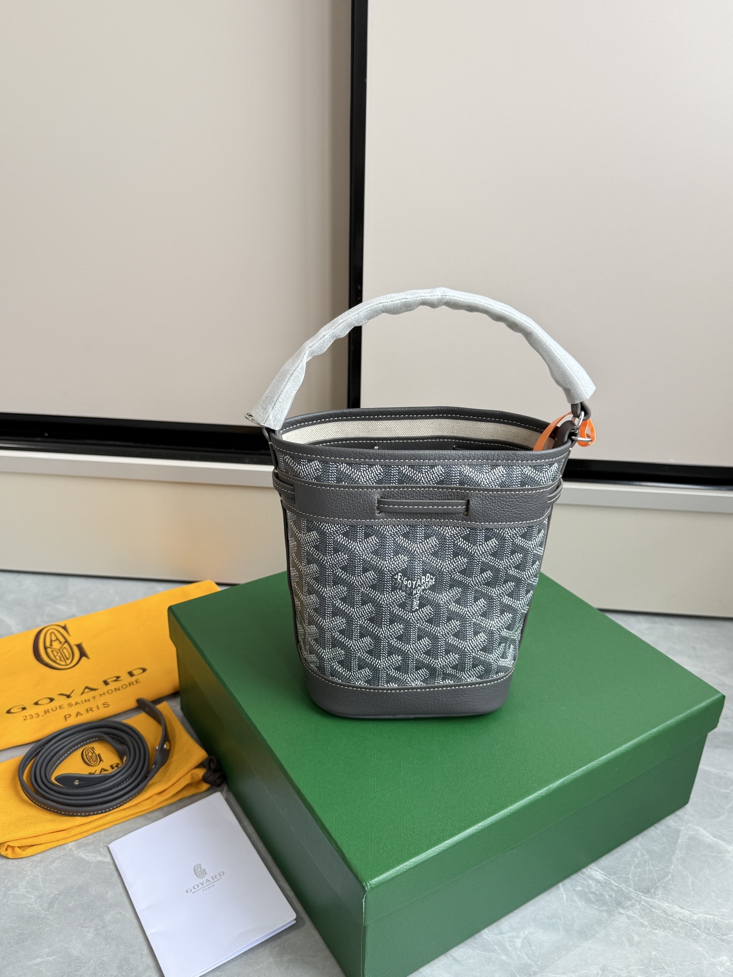 Goyard 戈雅迷你水桶·灰色