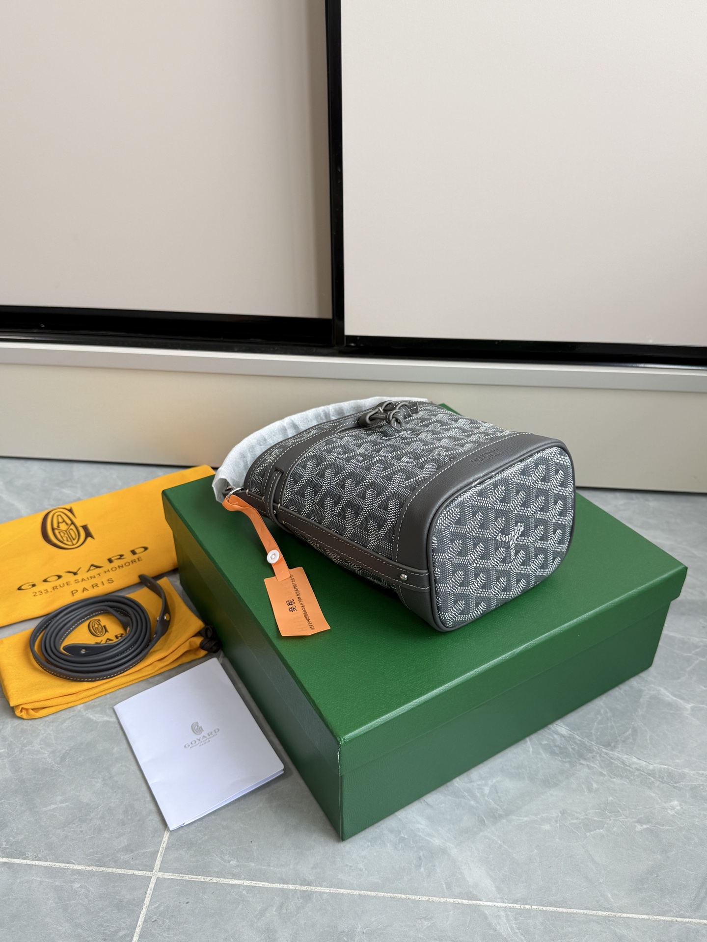 Goyard 戈雅迷你水桶·灰色