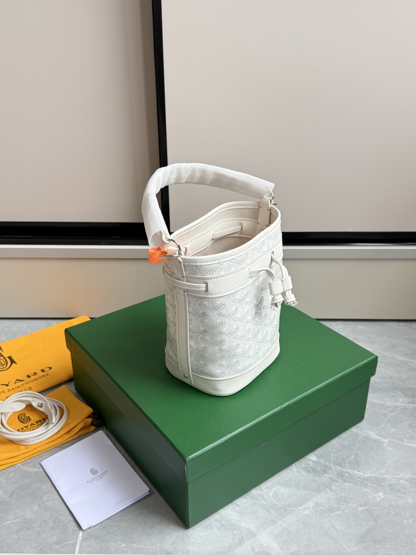 Goyard 戈雅迷你水桶·白色