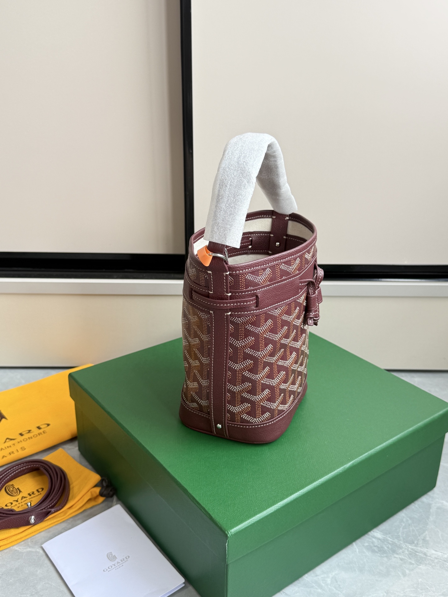 Goyard 戈雅迷你水桶·酒红色
