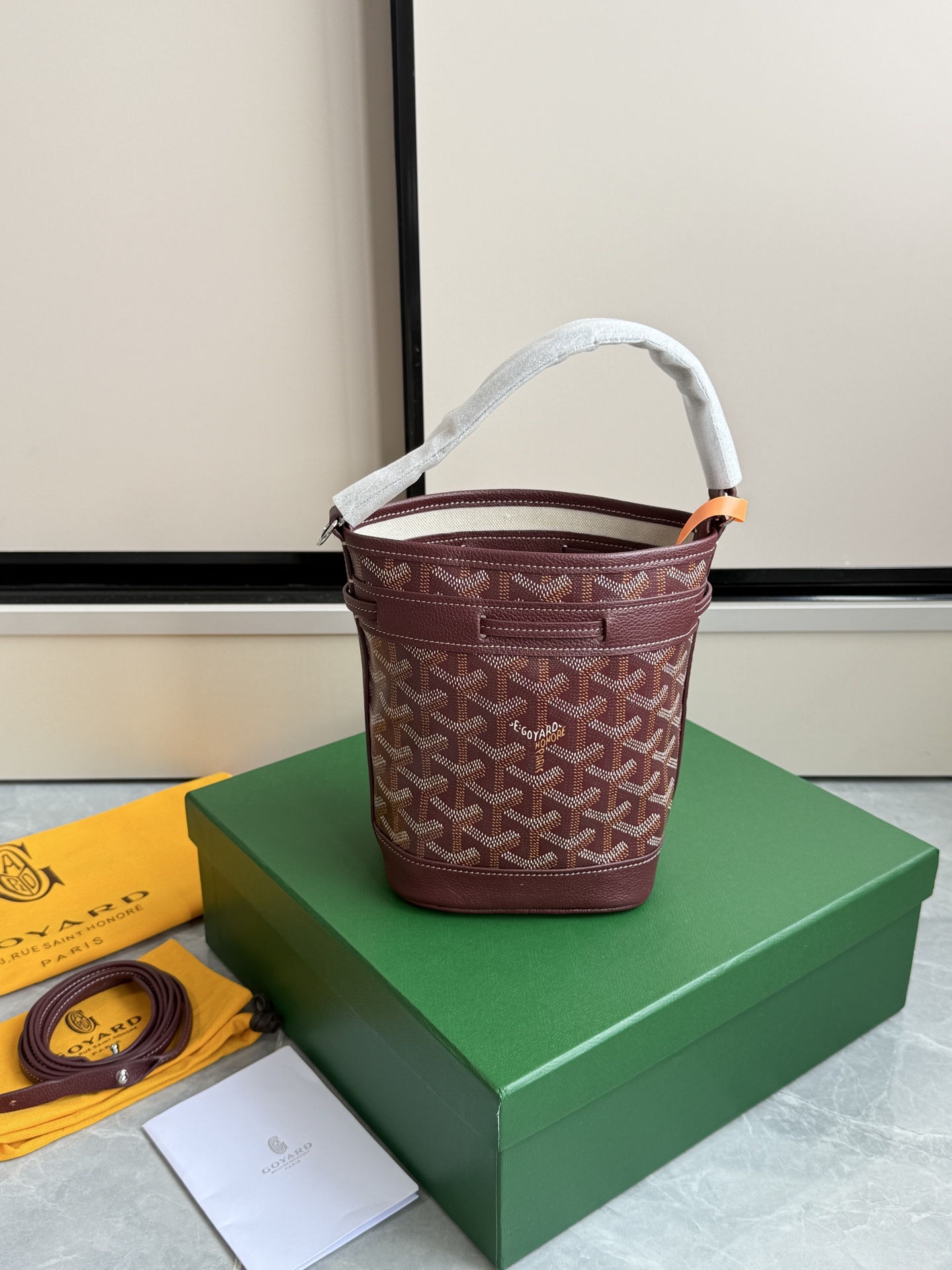 Goyard 戈雅迷你水桶·酒红色