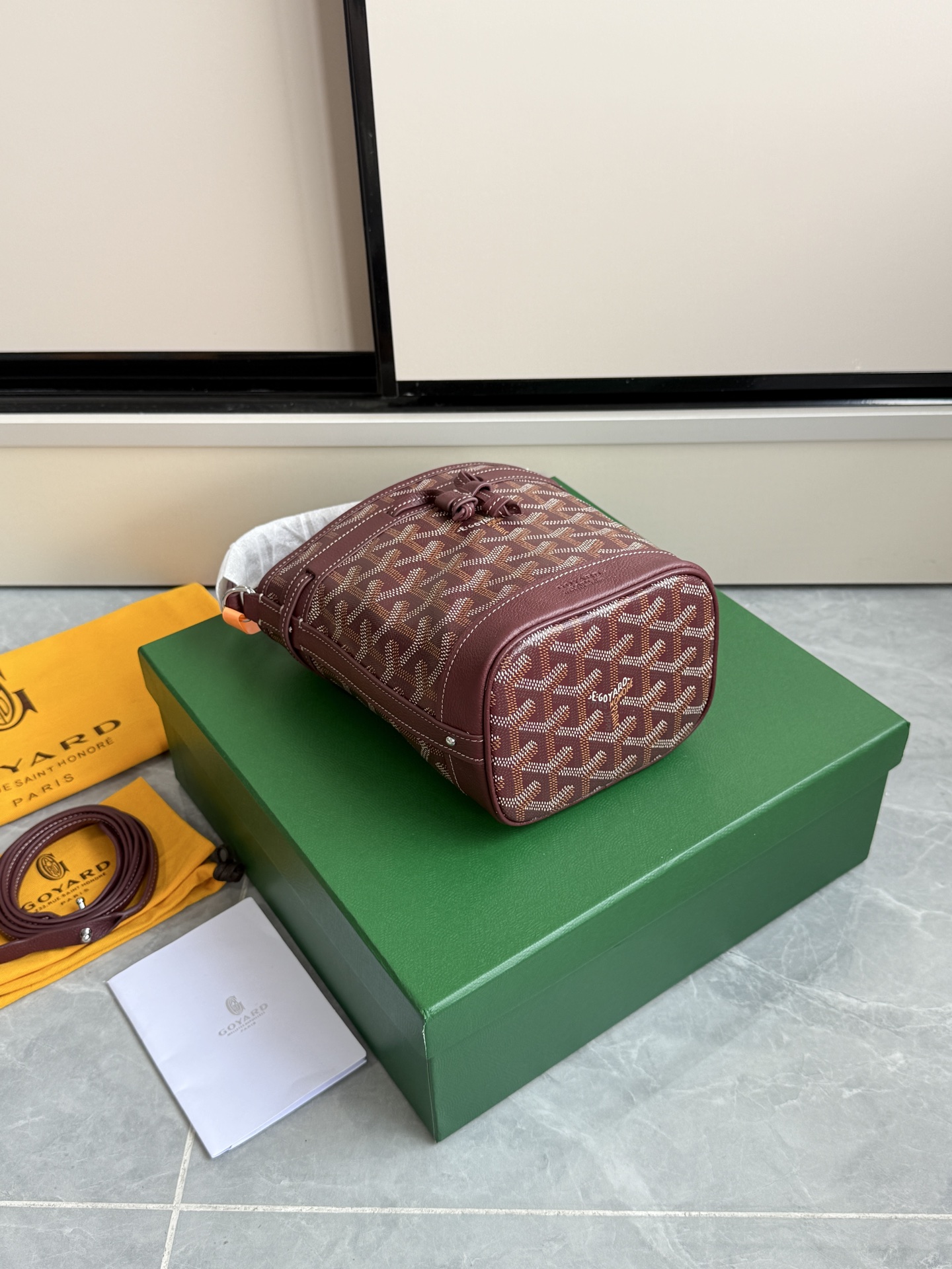 Goyard 戈雅迷你水桶·酒红色