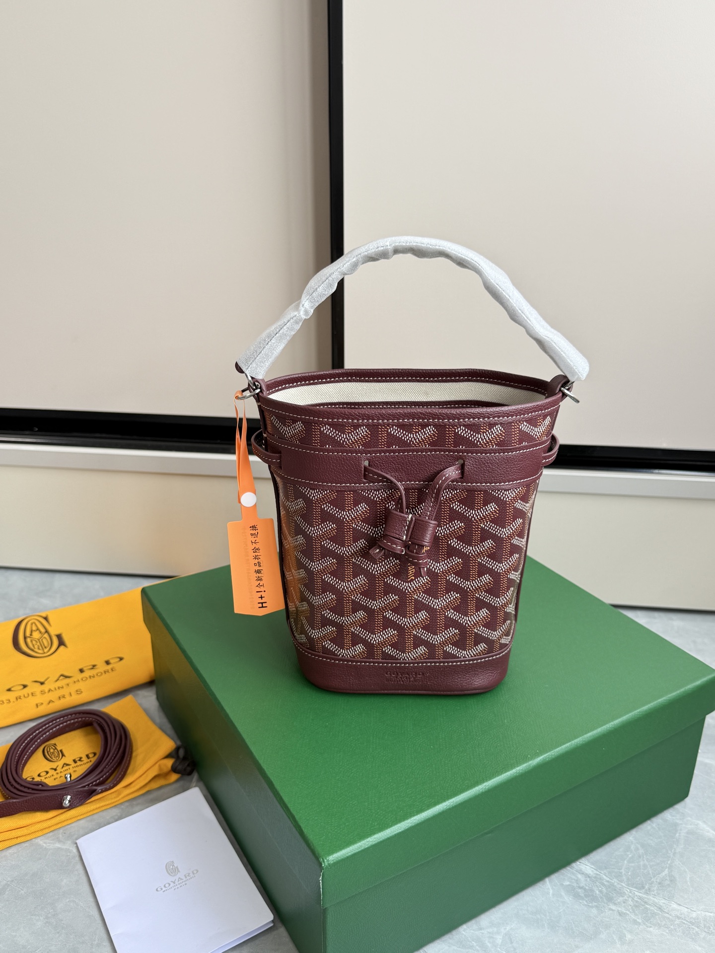 Goyard 戈雅迷你水桶·酒红色