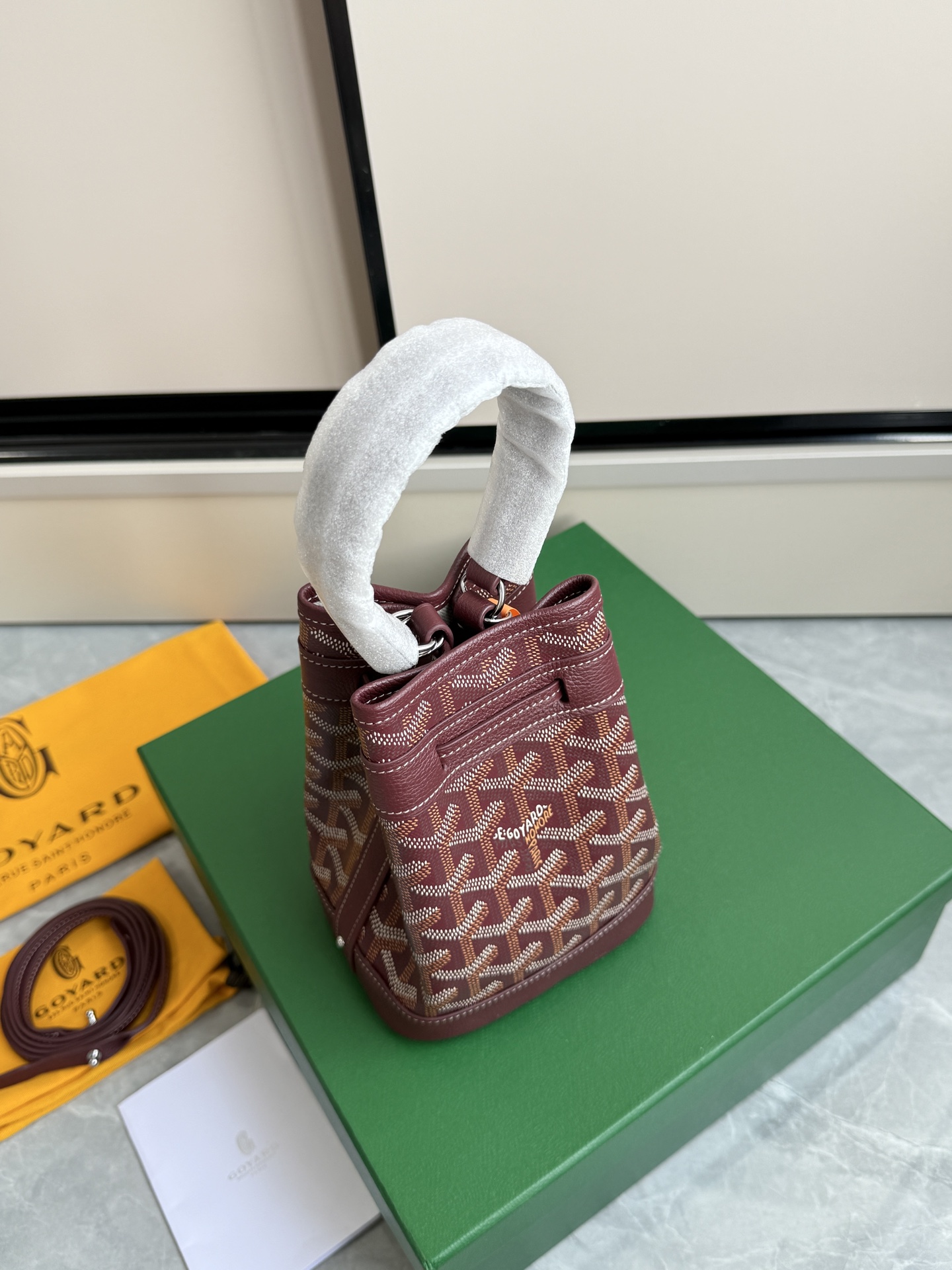 Goyard 戈雅迷你水桶·酒红色