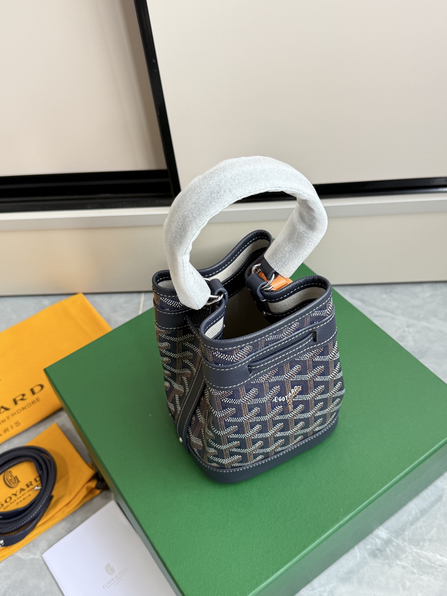 Goyard 戈雅迷你水桶·深蓝色