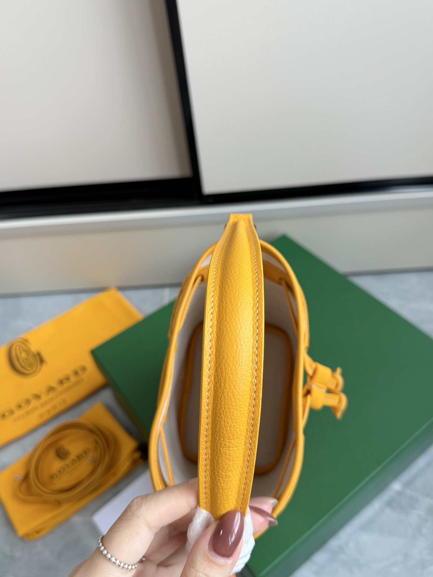 Goyard 戈雅迷你水桶·黄色