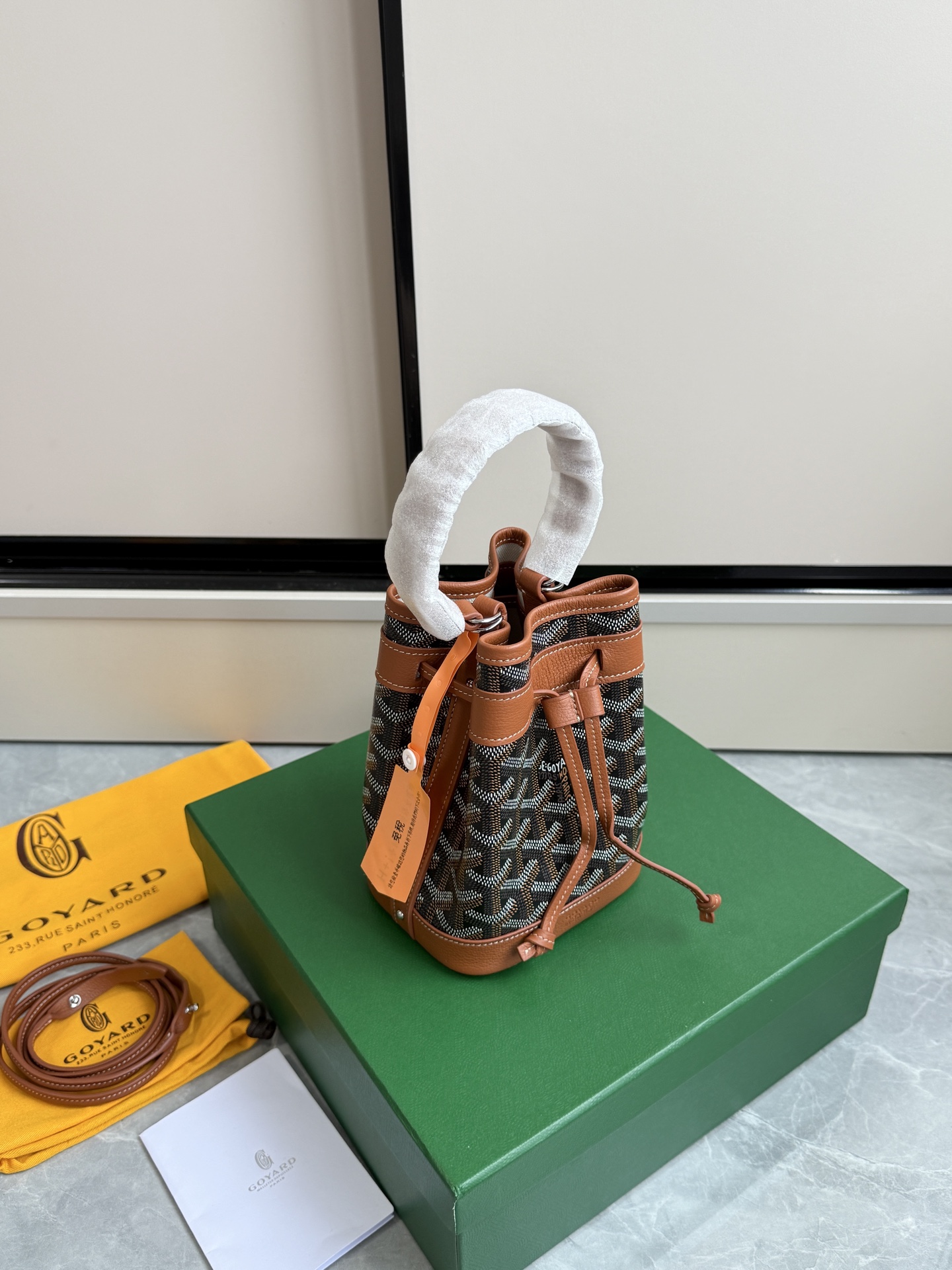 Goyard 戈雅迷你水桶·棕色