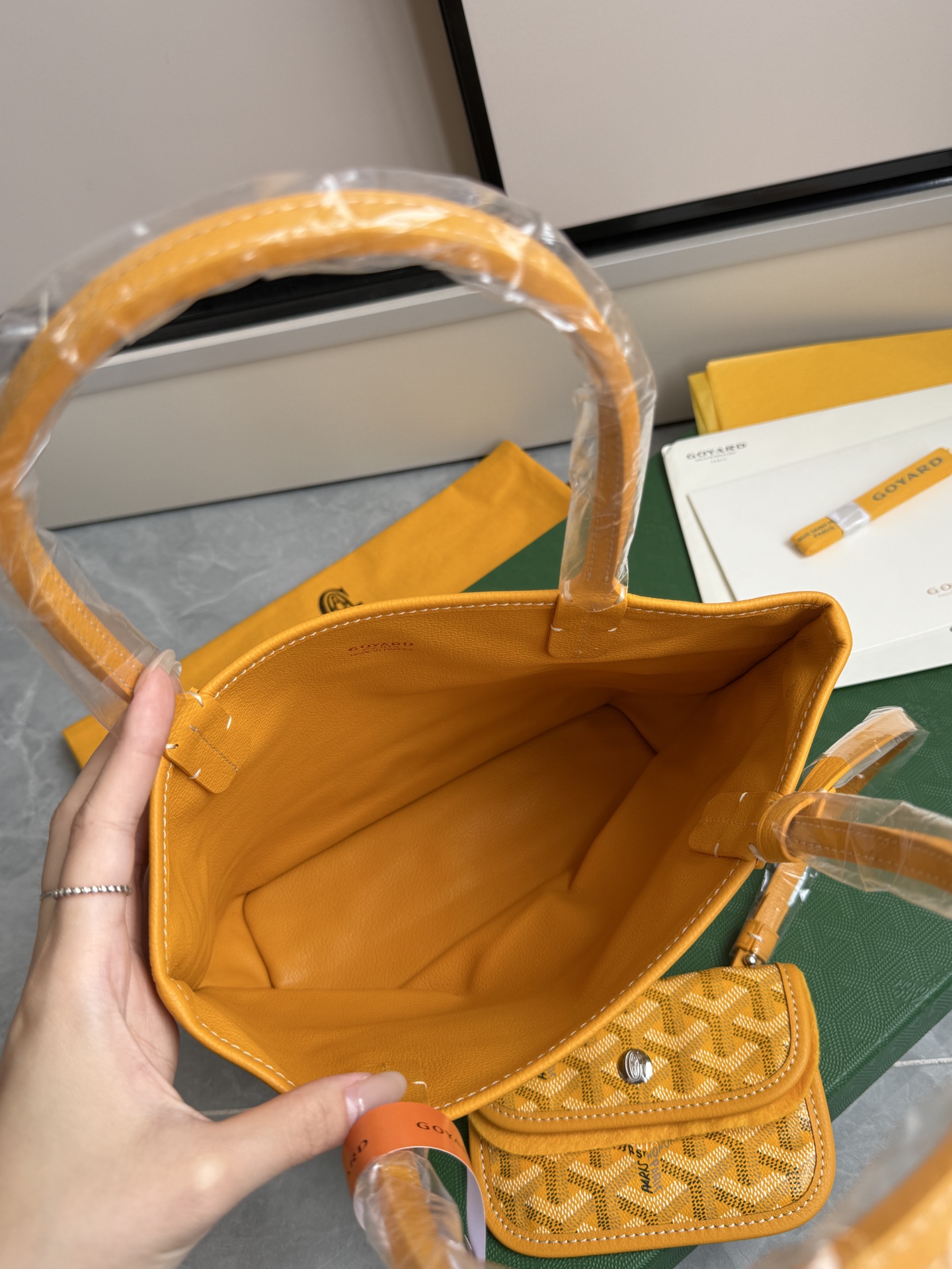 Goyard 狗牙购物袋·迷你·黄色