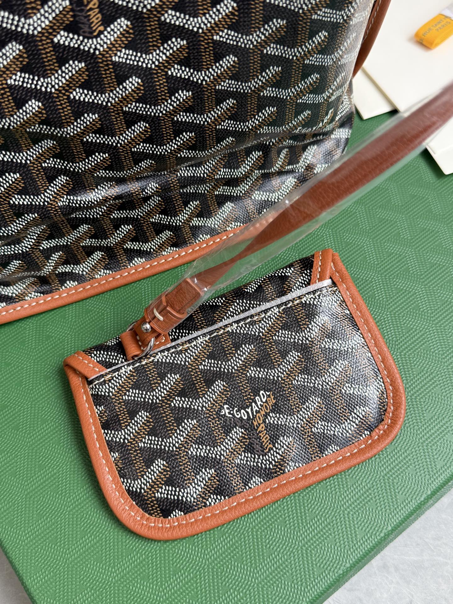 Gucci 狗牙购物袋·迷你·棕色