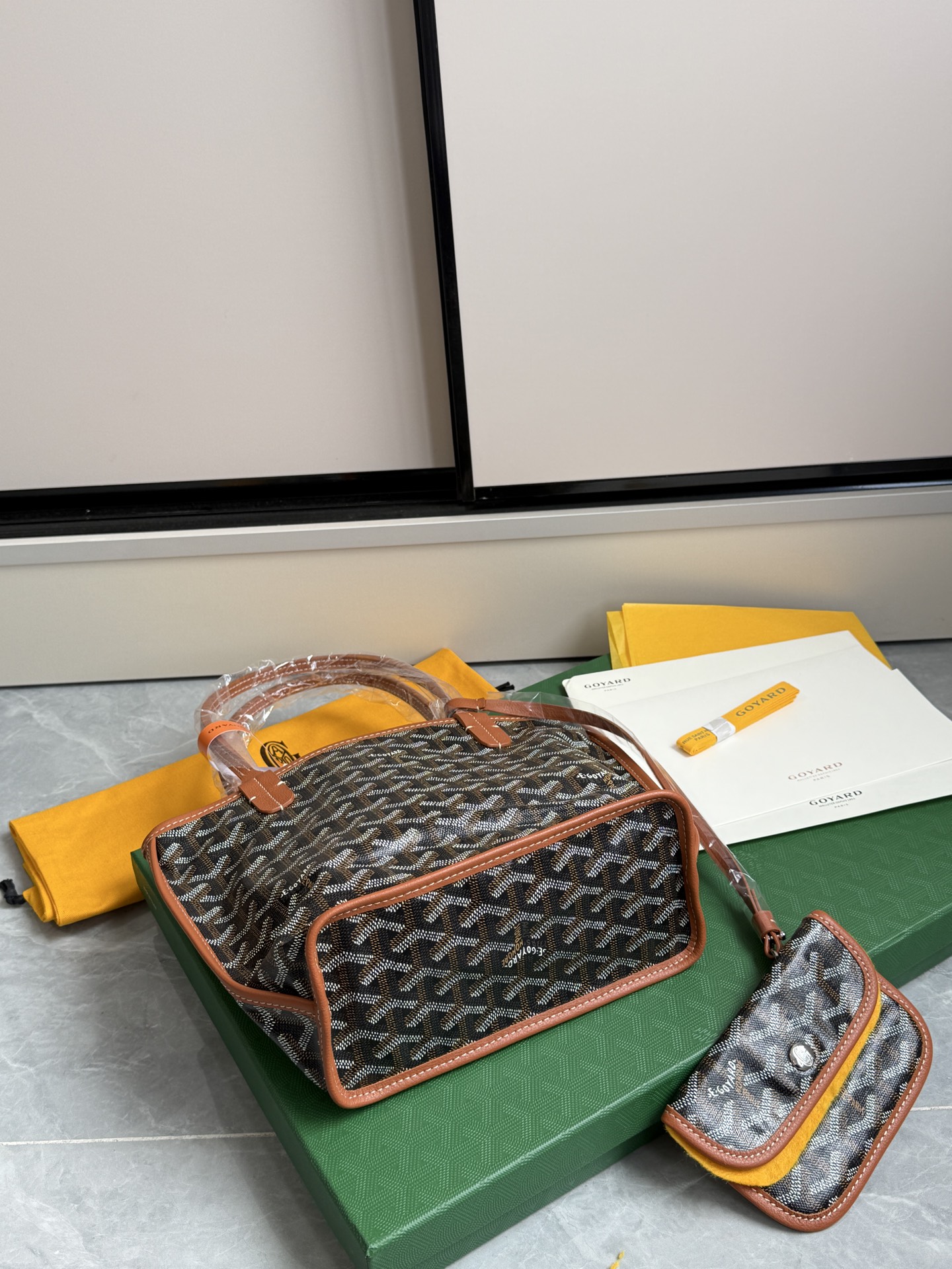 Gucci 狗牙购物袋·迷你·棕色