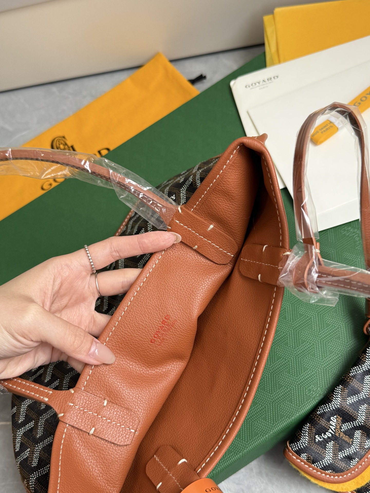 Gucci 狗牙购物袋·迷你·棕色