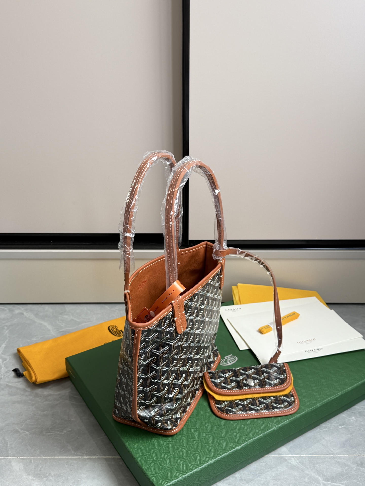 Gucci 狗牙购物袋·迷你·棕色