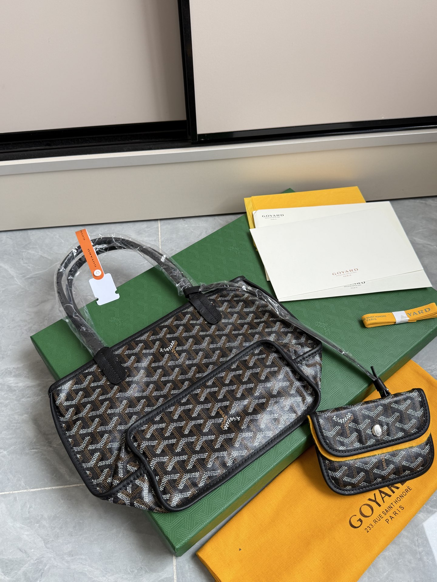 Gucci 狗牙购物袋·迷你·黑色