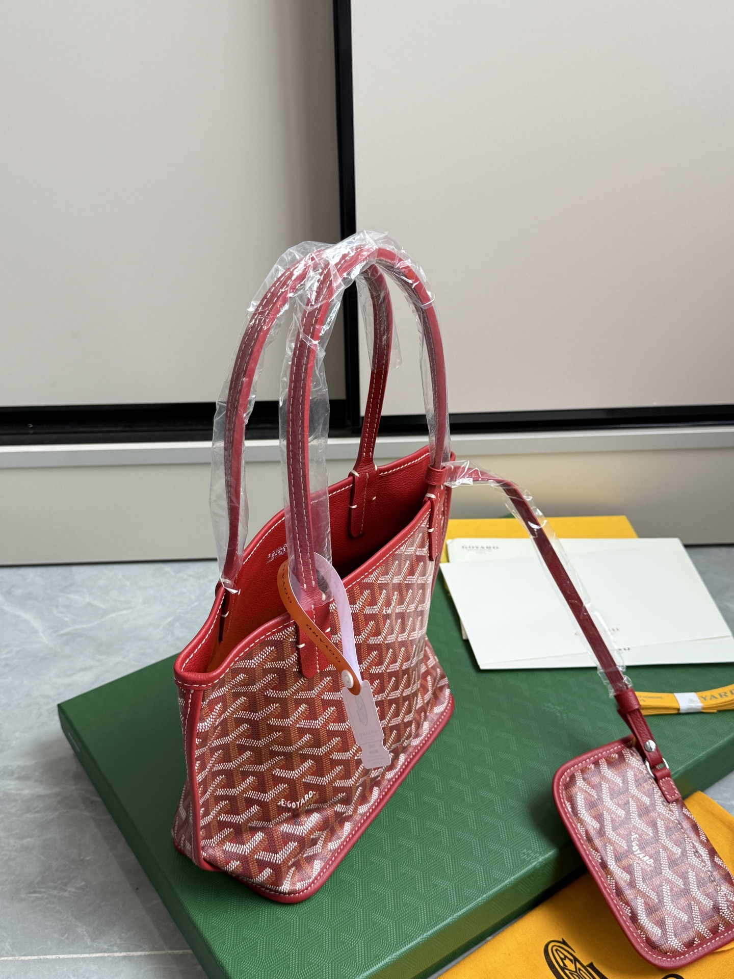 Gucci 狗牙购物袋·迷你·红色