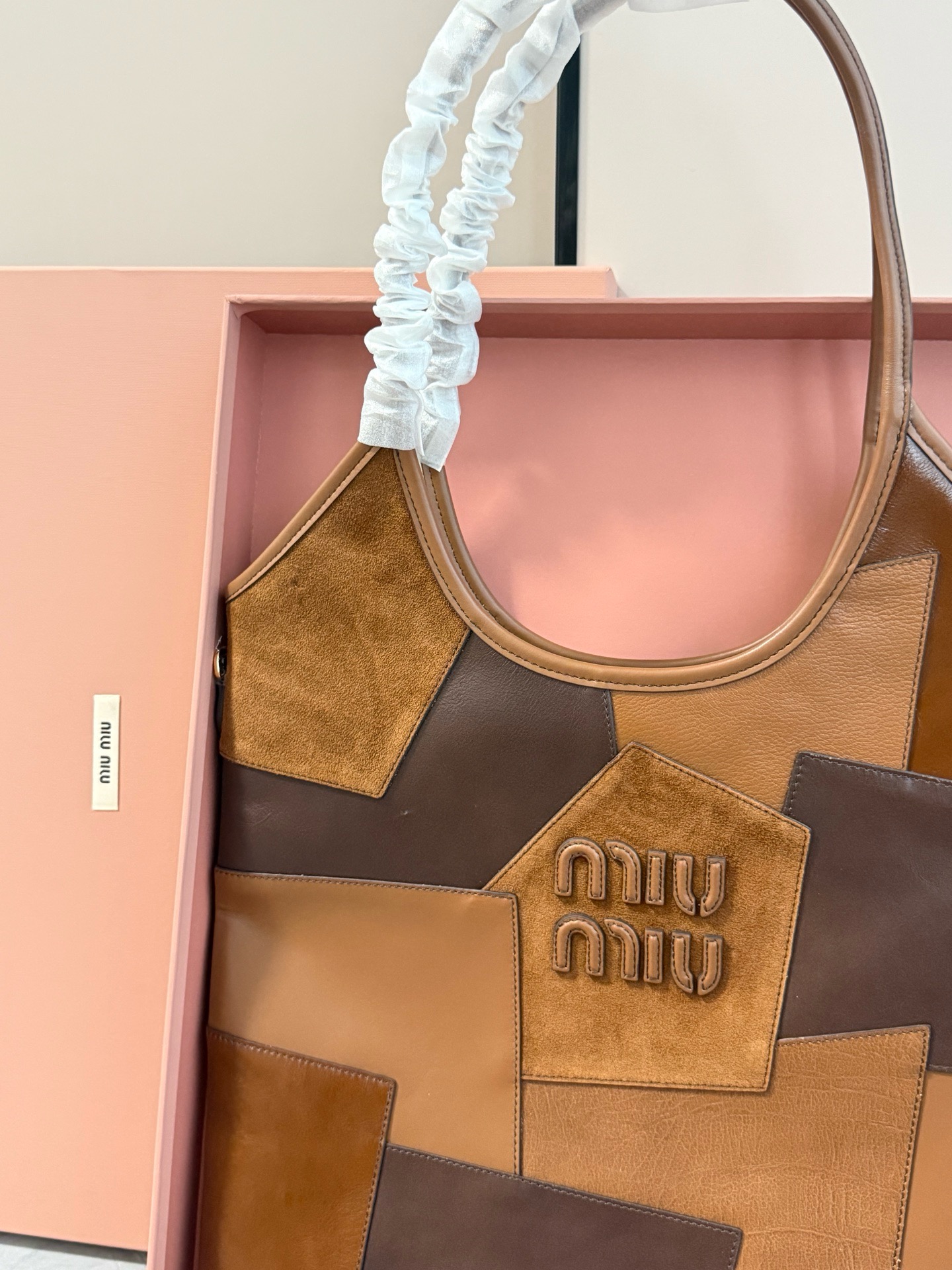 Miu Miu 升级版miu托特大号·拼接