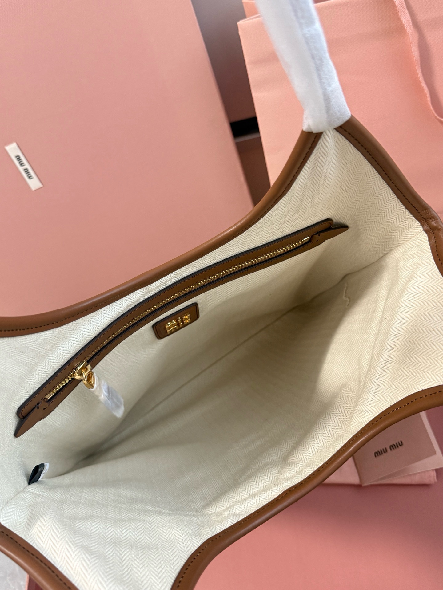 Miu Miu 升级版miu托特大号·拼接
