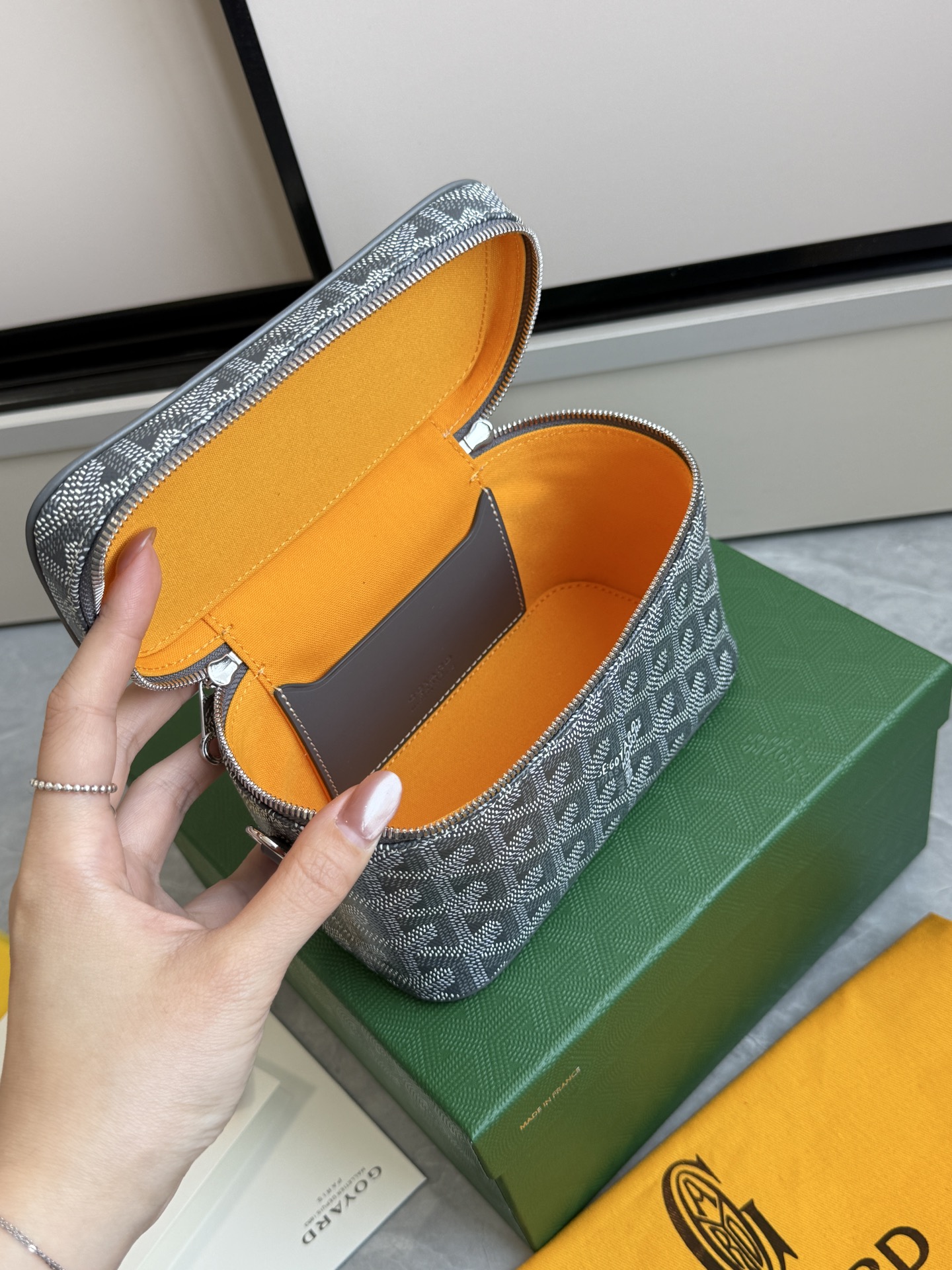 Goyard 升级版狗牙化妆包迷你·灰色