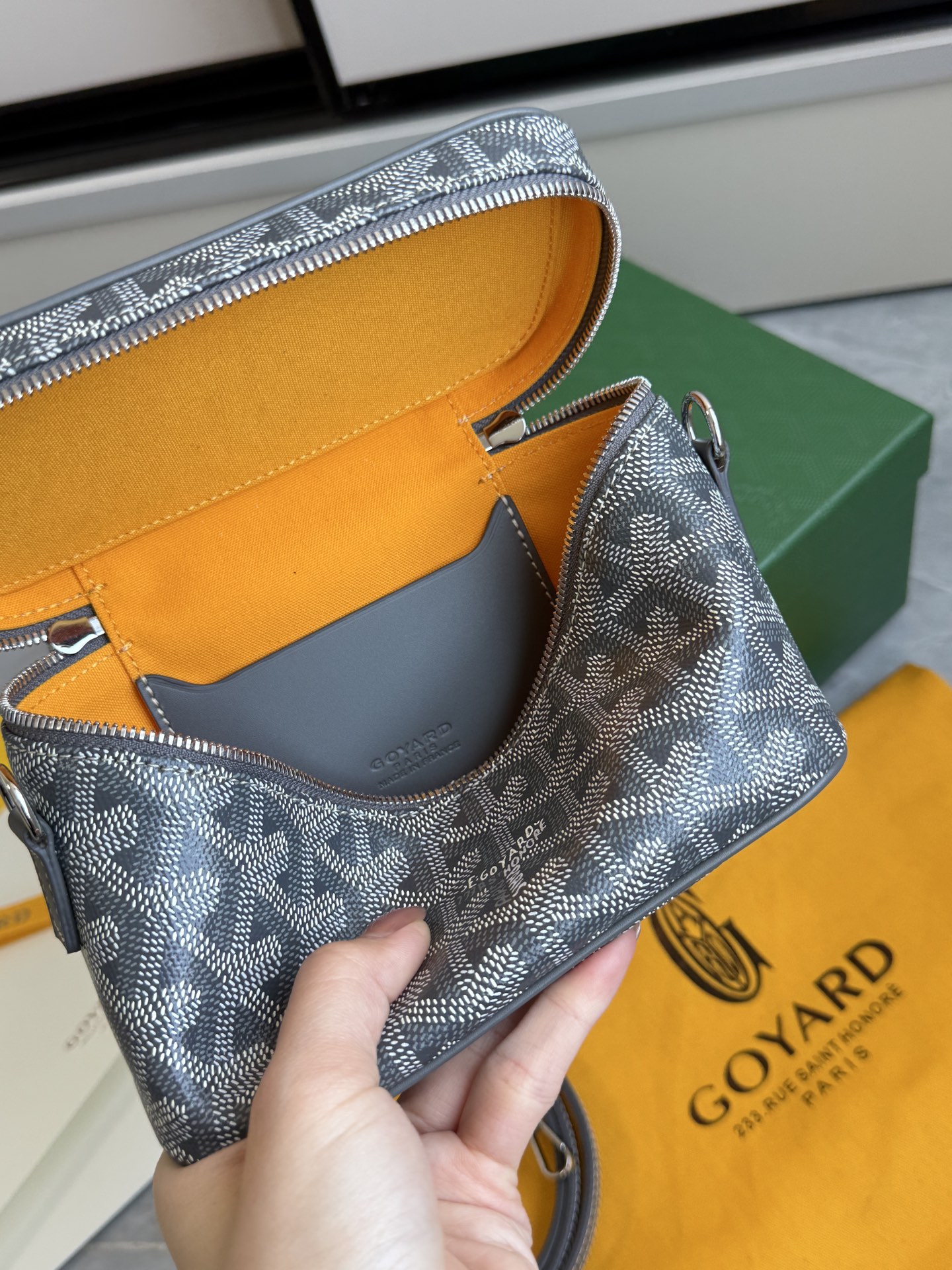 Goyard 升级版狗牙化妆包迷你·灰色