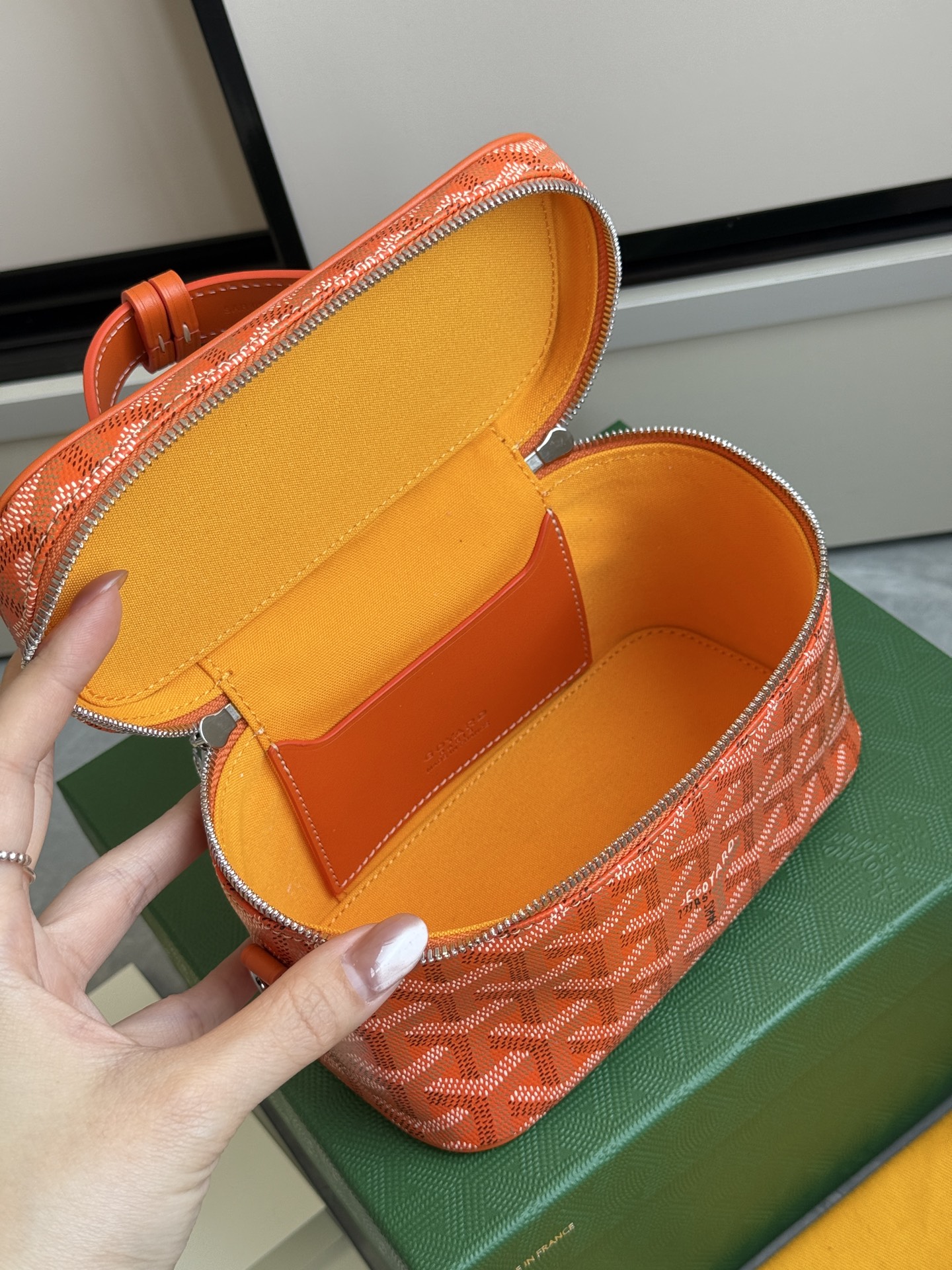 Hermès 升级版狗牙化妆包迷你·橙色