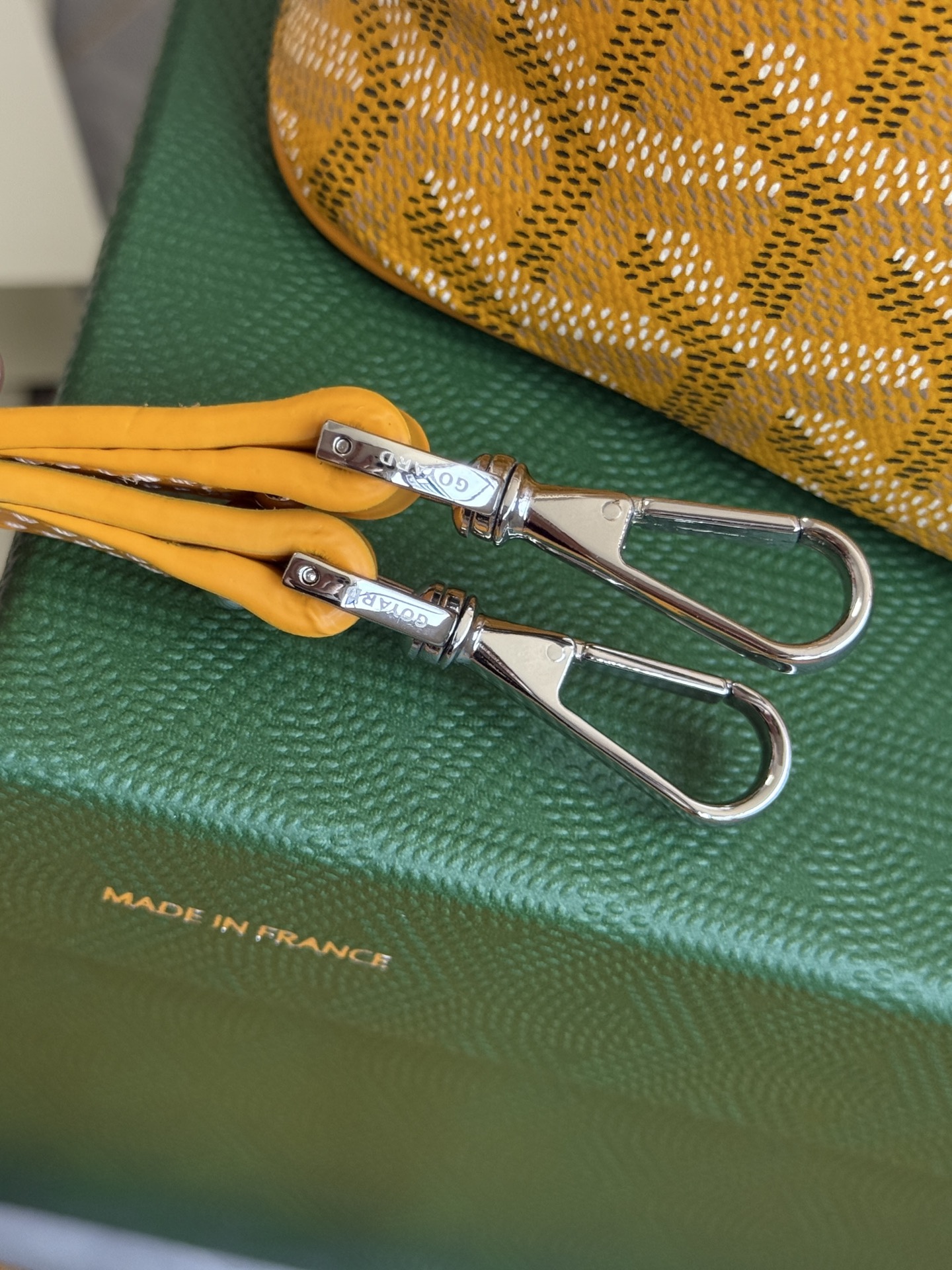 Hermès 升级版狗牙化妆包迷你·黄色