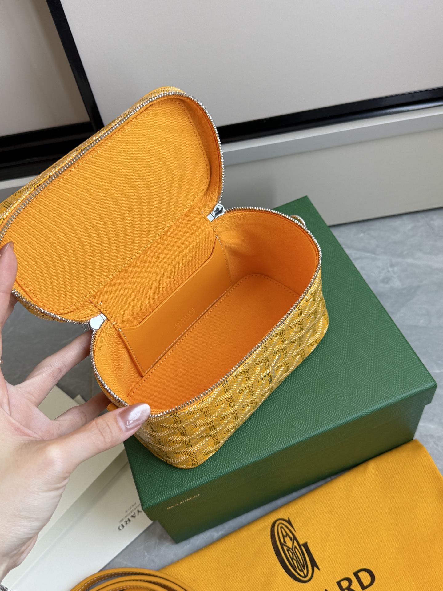 Hermès 升级版狗牙化妆包迷你·黄色