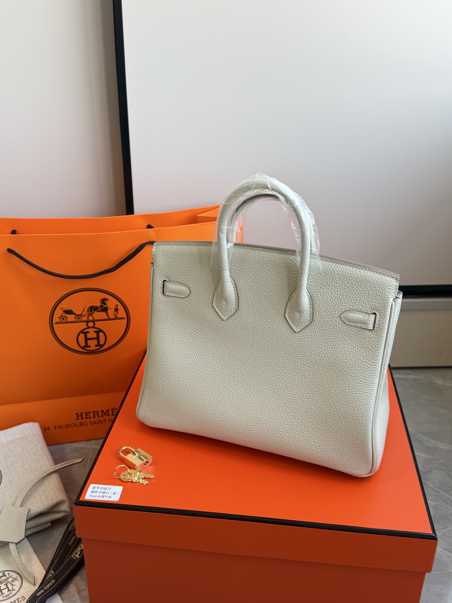 Hermès 铂金包·金扣奶昔白