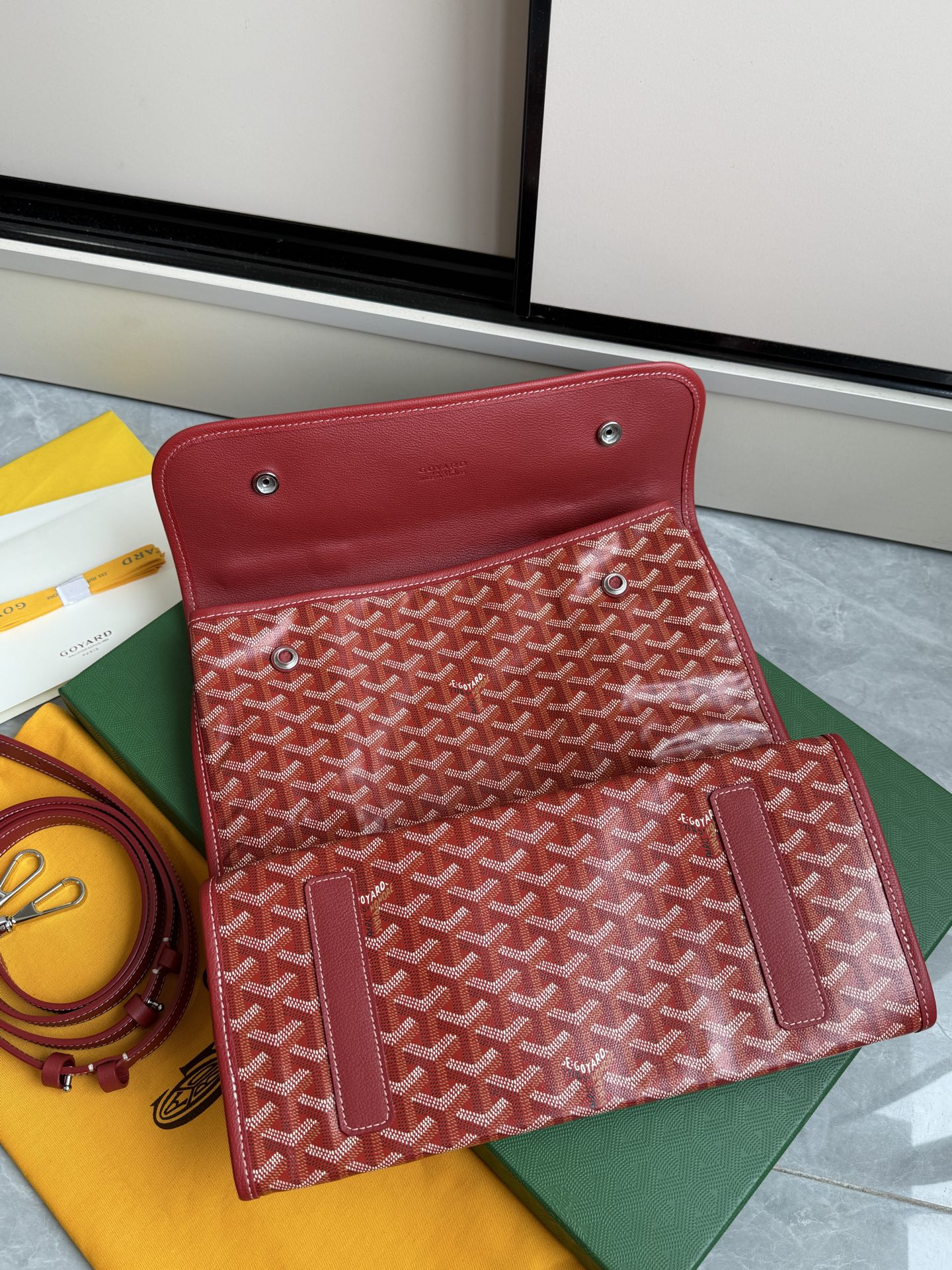 Gucci 升级版折叠大背包·红色