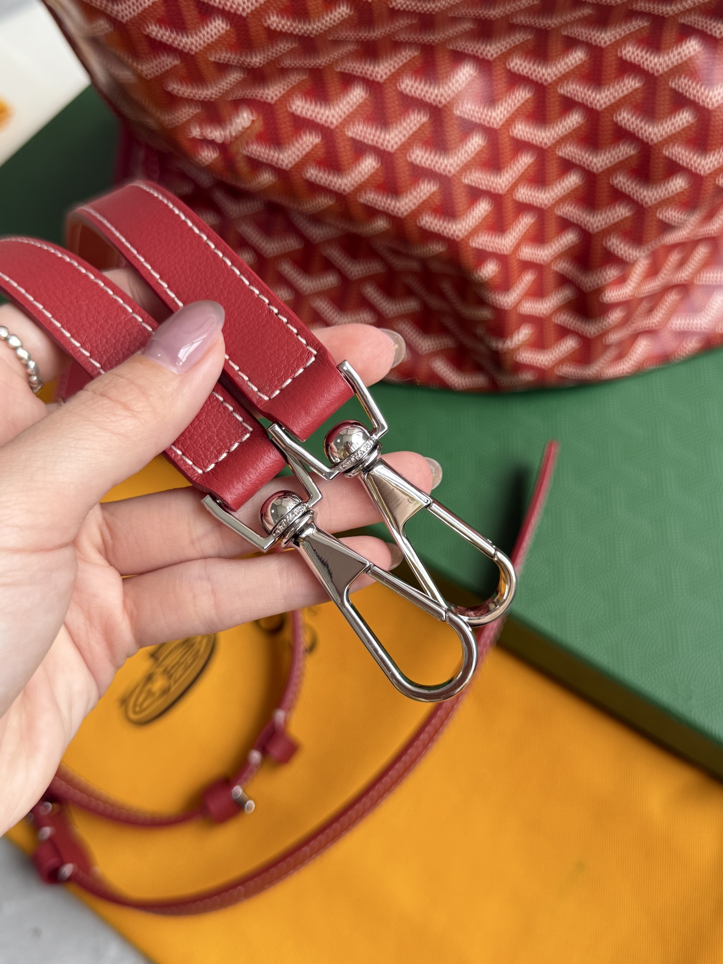Gucci 升级版折叠大背包·红色