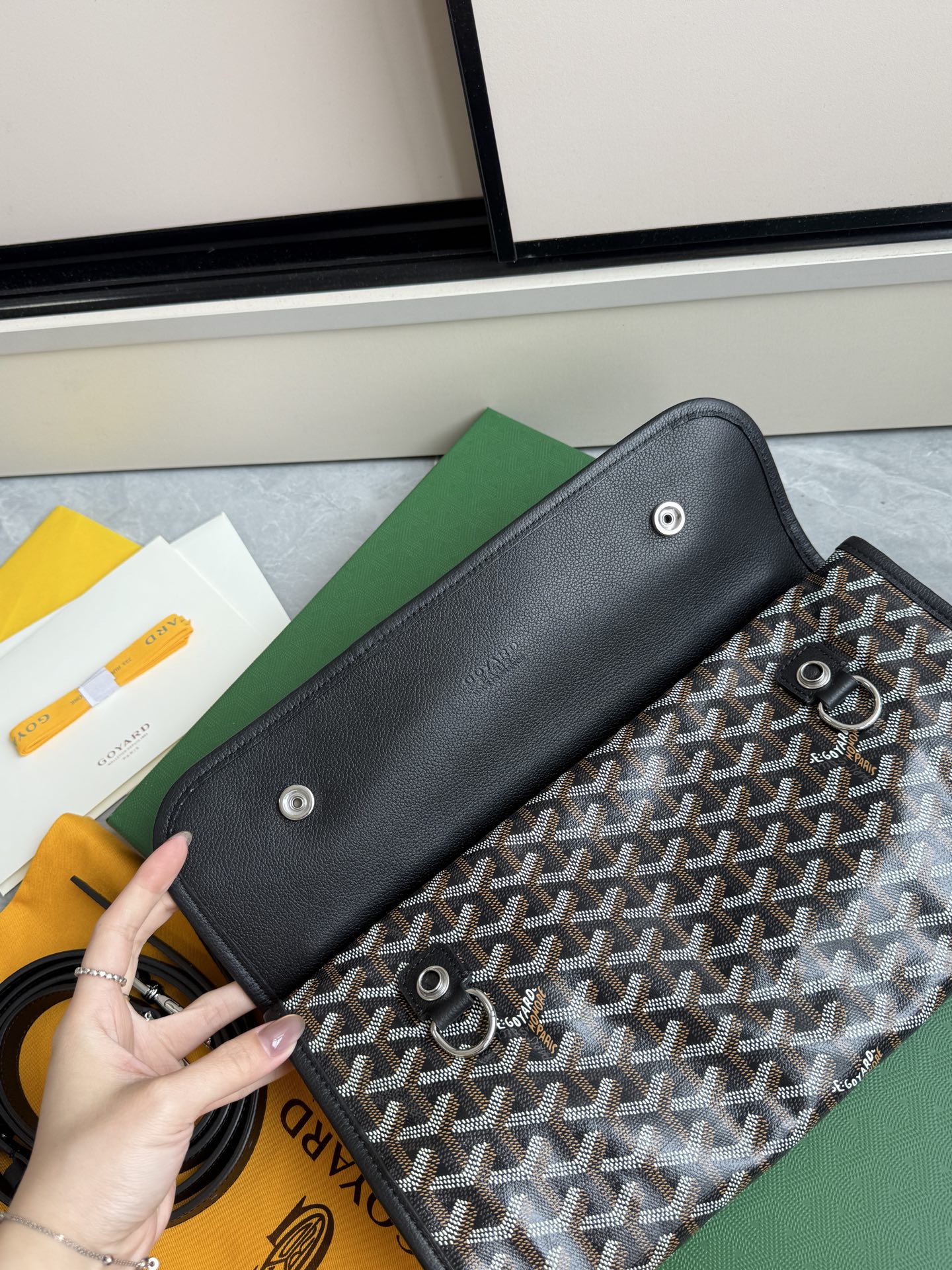Gucci 升级版折叠大背包·黑色