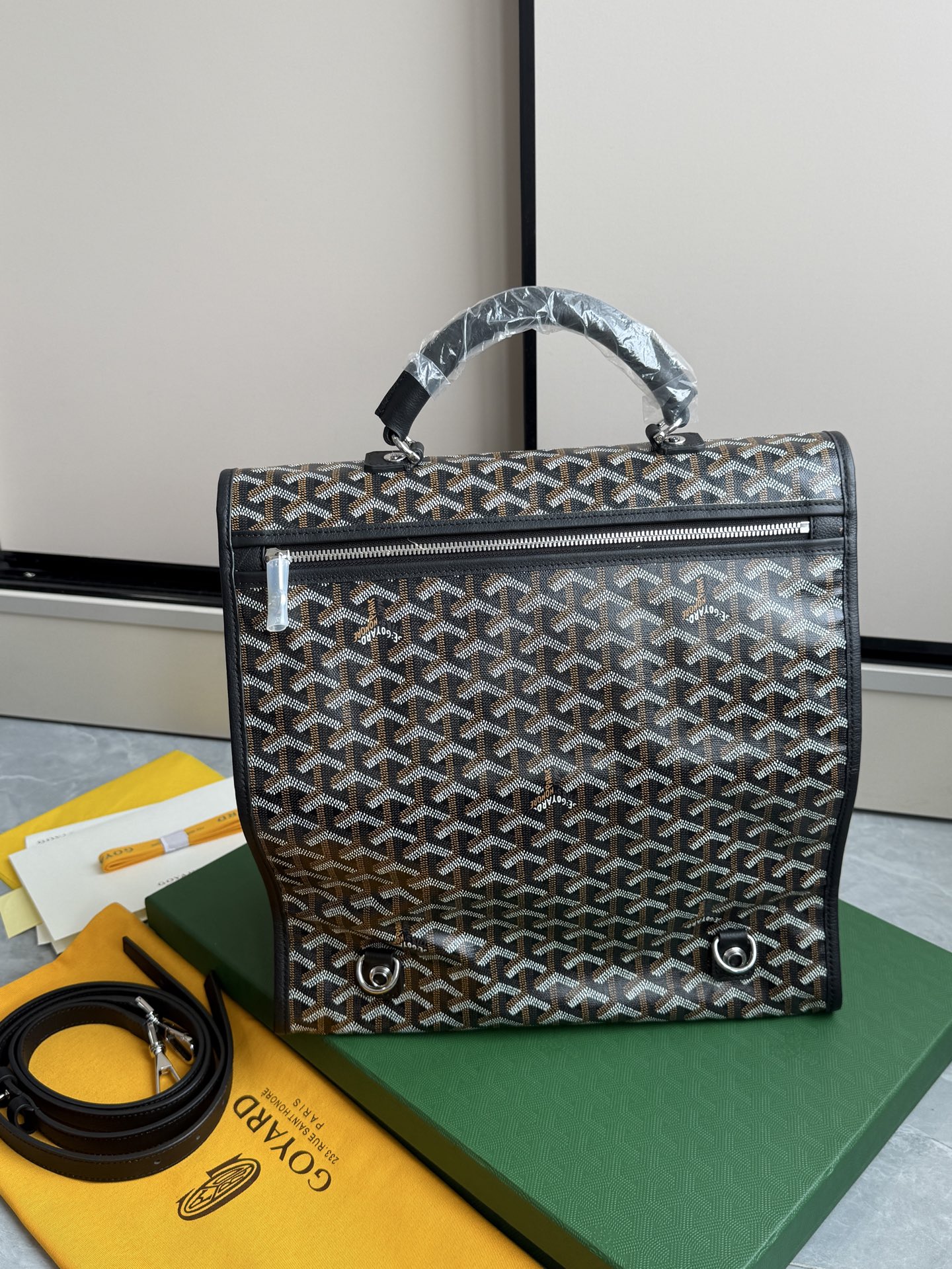 Gucci 升级版折叠大背包·黑色