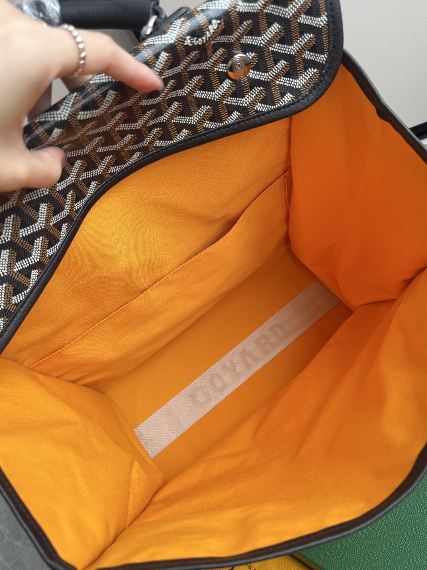 Gucci 升级版折叠大背包·黑色