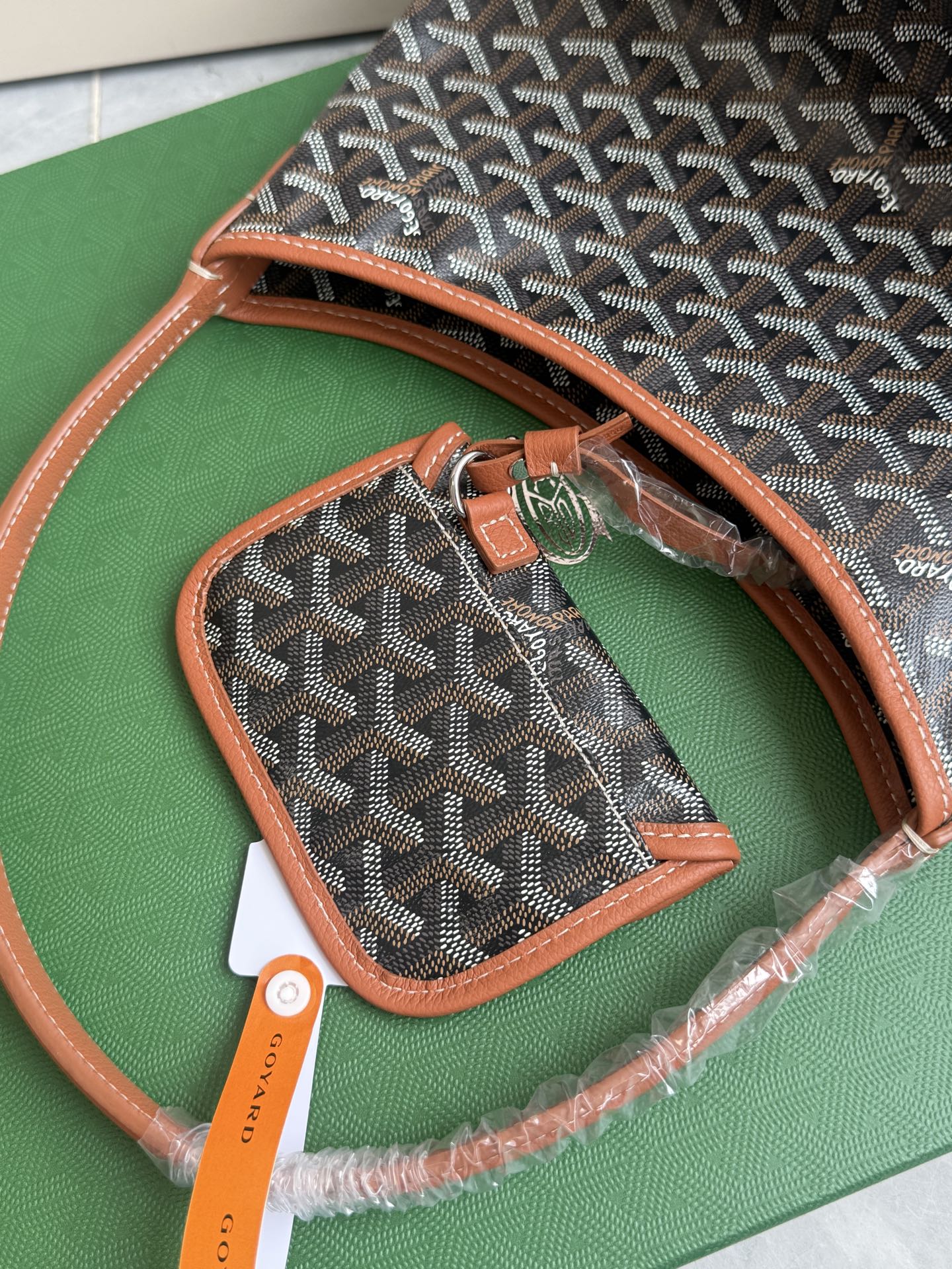 Goyard 升级版狗牙hobo迷你·棕色