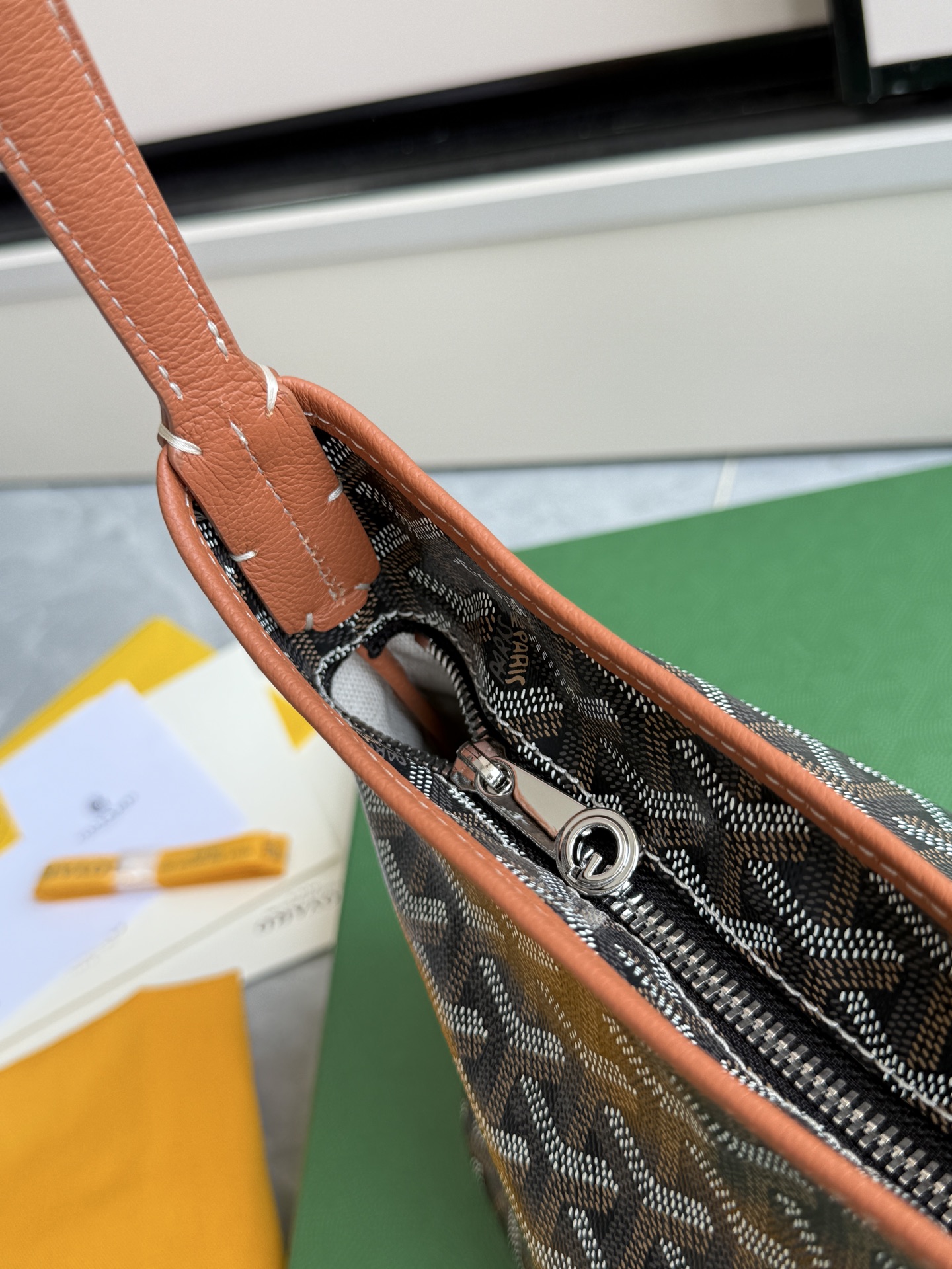 Goyard 升级版狗牙hobo迷你·棕色