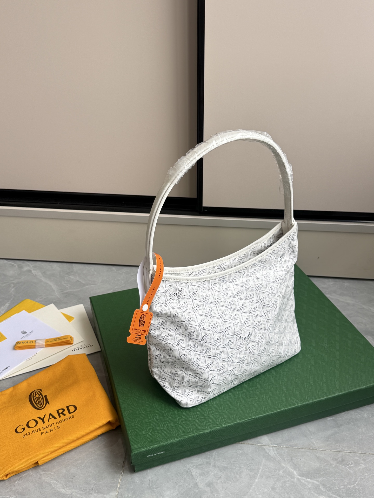 Coach 升级版狗牙hobo迷你·白色