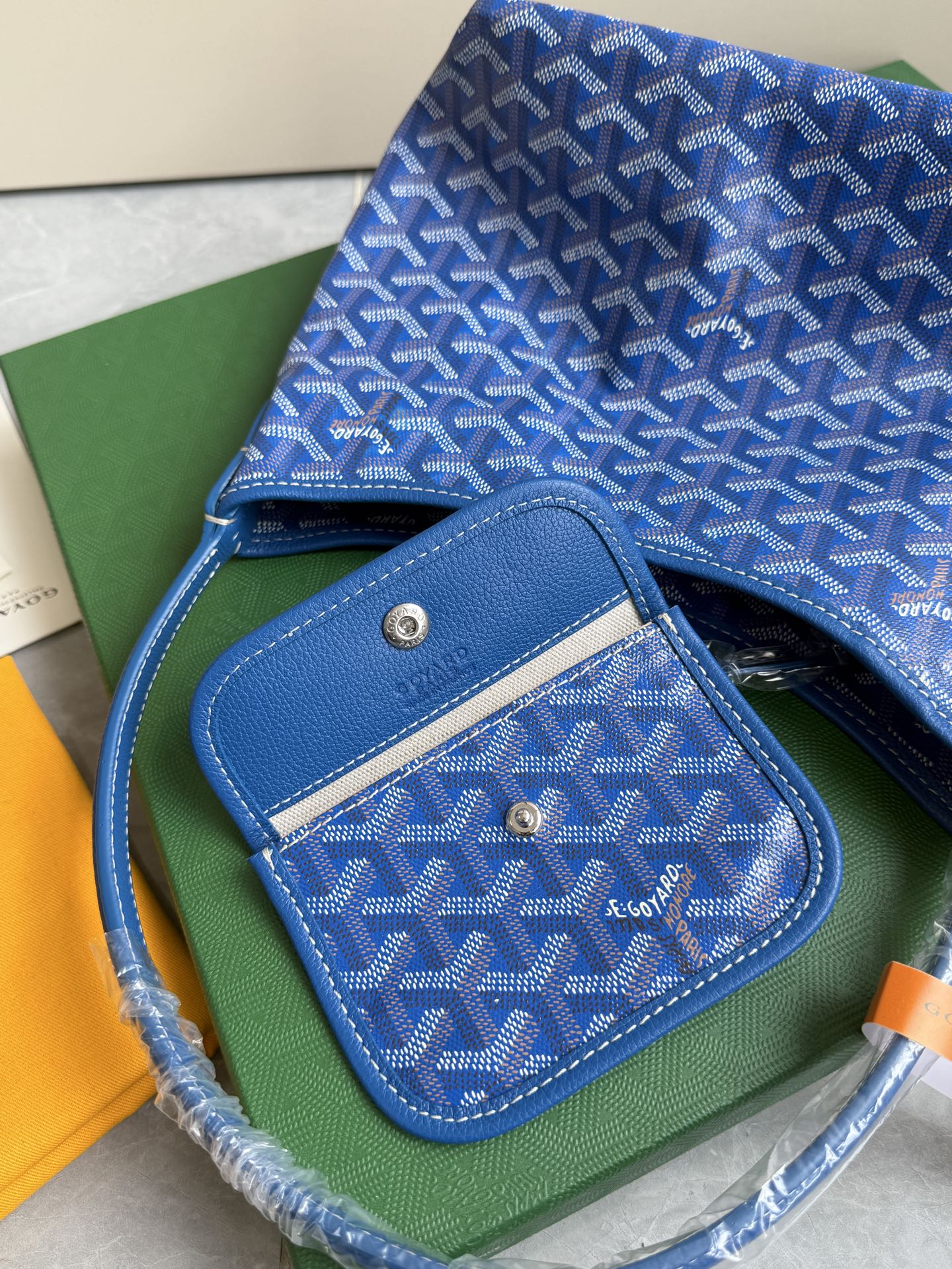 Goyard 升级版狗牙hobo迷你·浅蓝色
