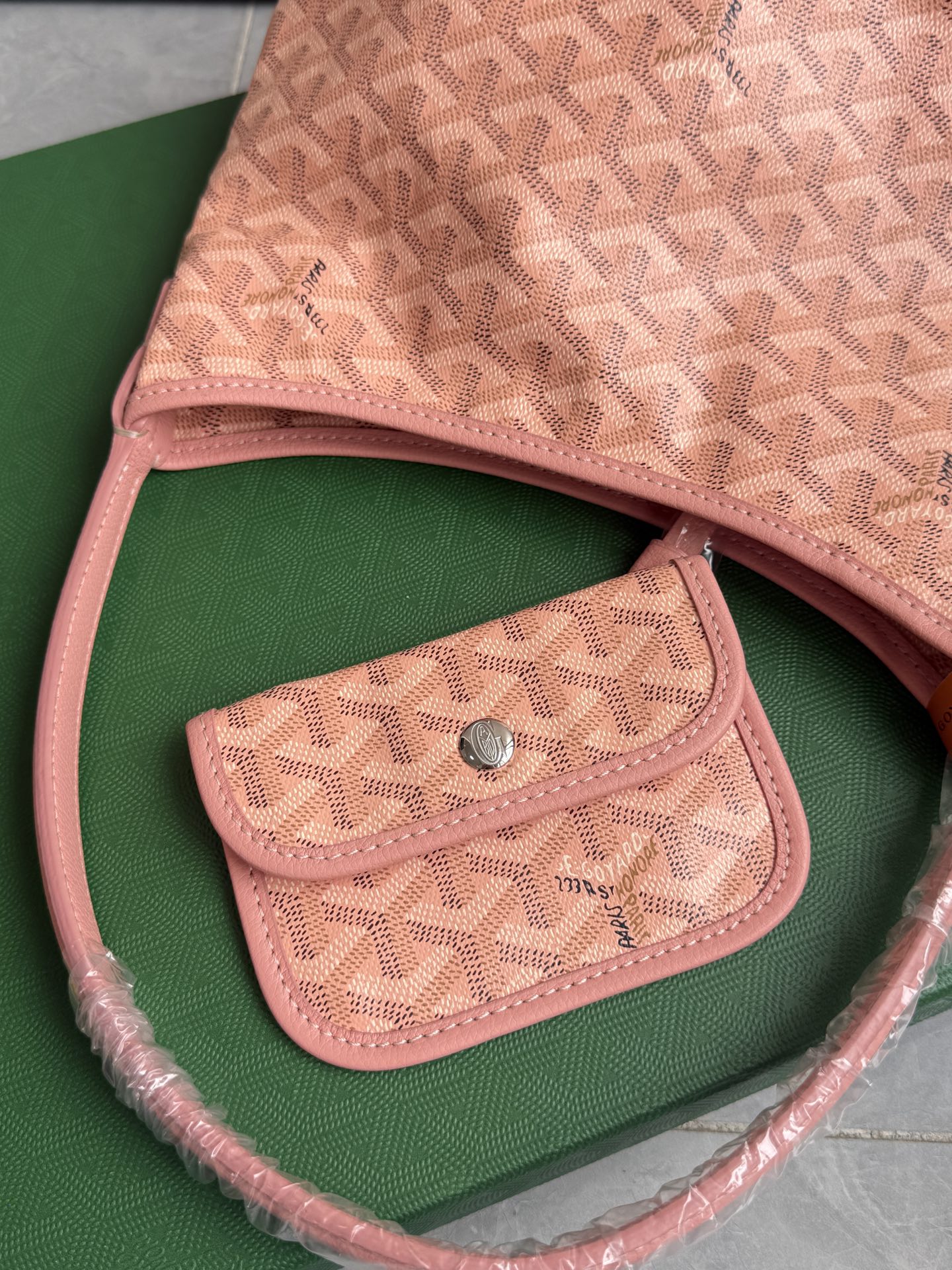 Goyard 升级版狗牙hobo迷你·粉色