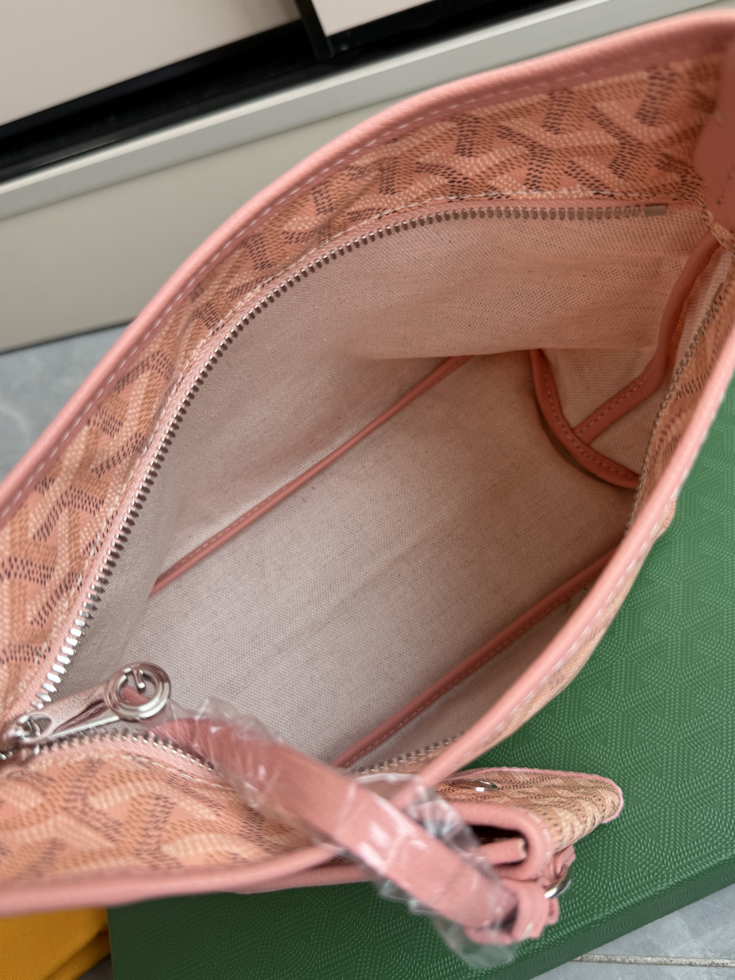 Goyard 升级版狗牙hobo迷你·粉色