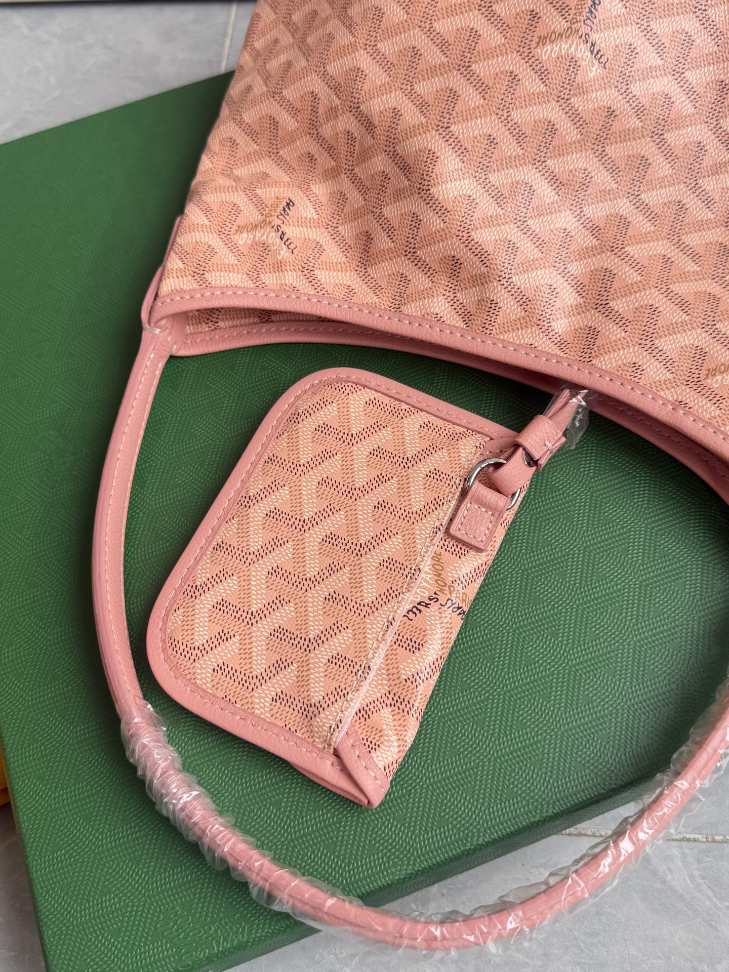 Goyard 升级版狗牙hobo迷你·粉色