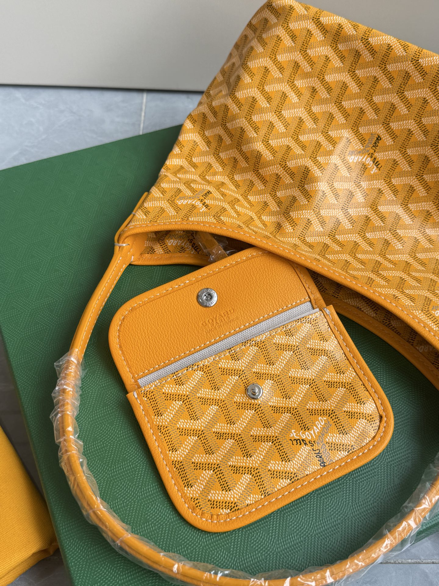 Goyard 升级版狗牙hobo迷你·黄色