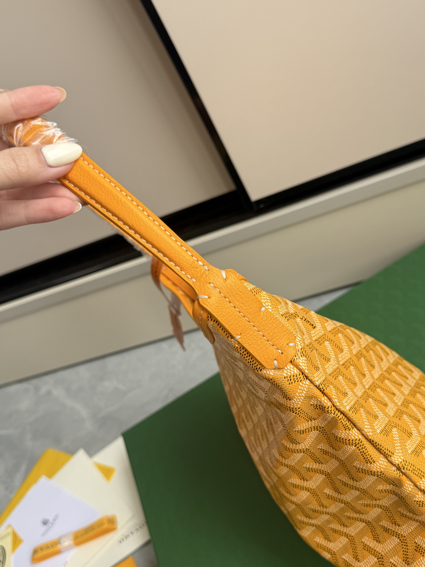 Goyard 升级版狗牙hobo迷你·黄色