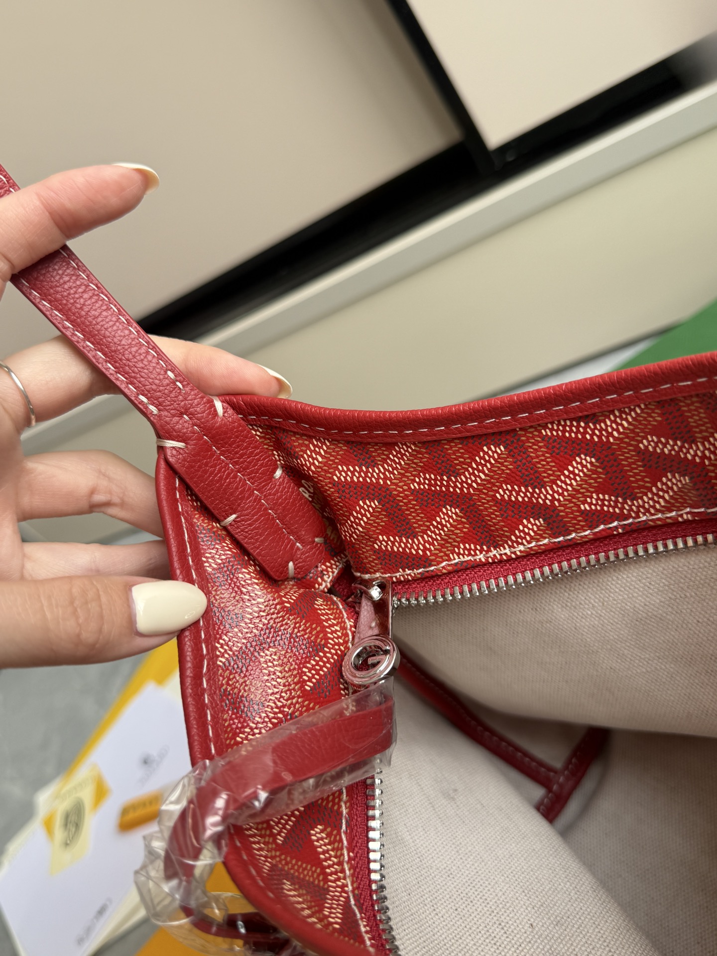 Goyard 升级版狗牙hobo迷你·红色