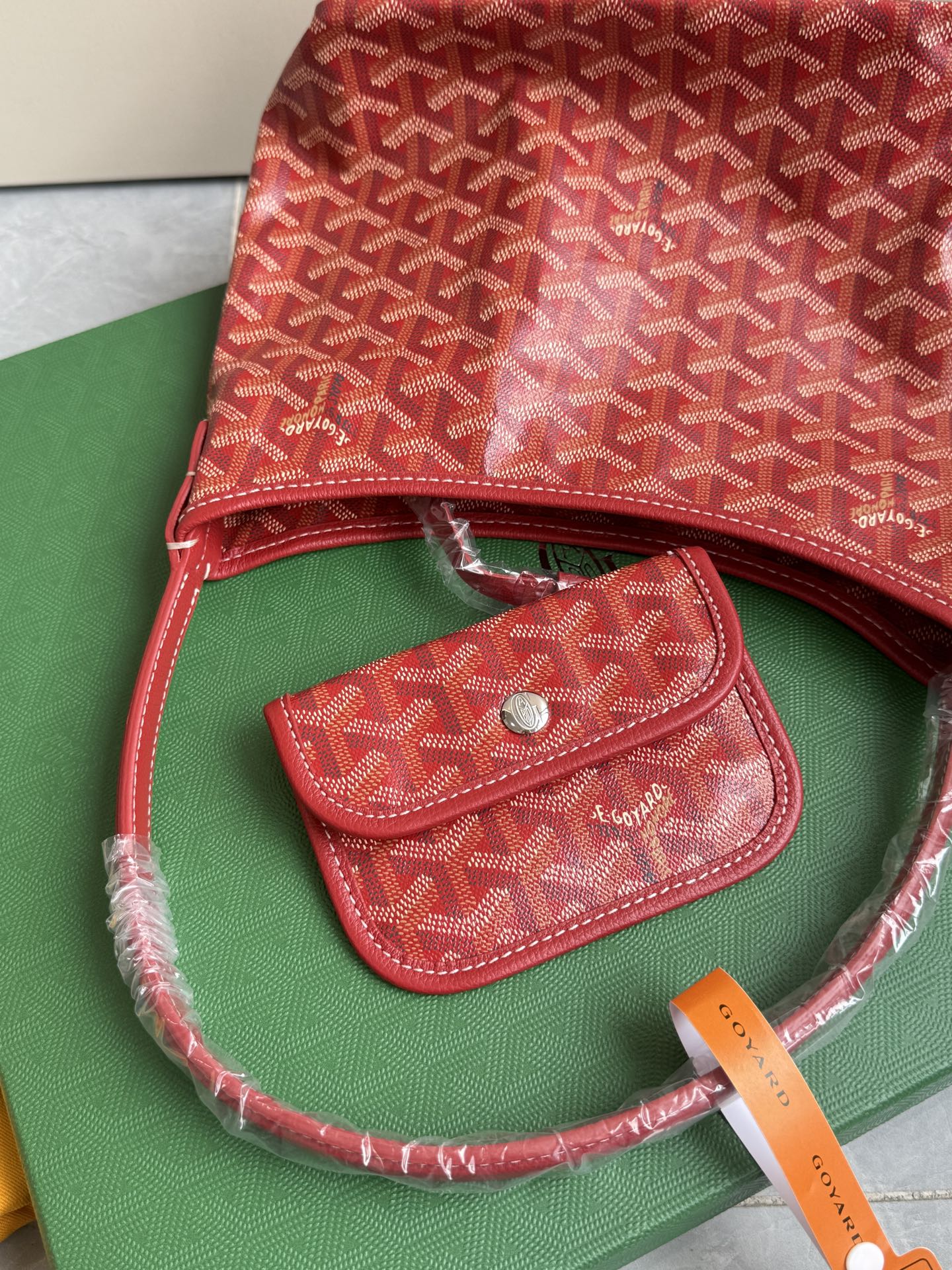 Goyard 升级版狗牙hobo迷你·红色