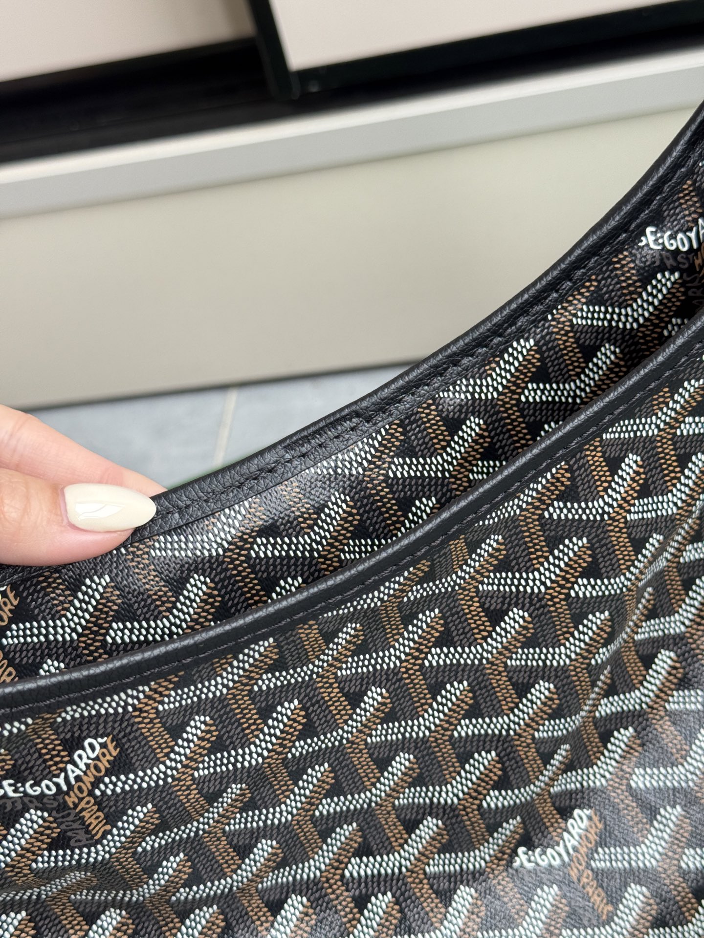 Goyard 升级版狗牙hobo迷你·黑色